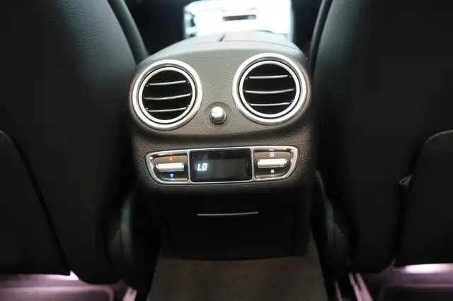 Mercedes-Benz 300 view 9