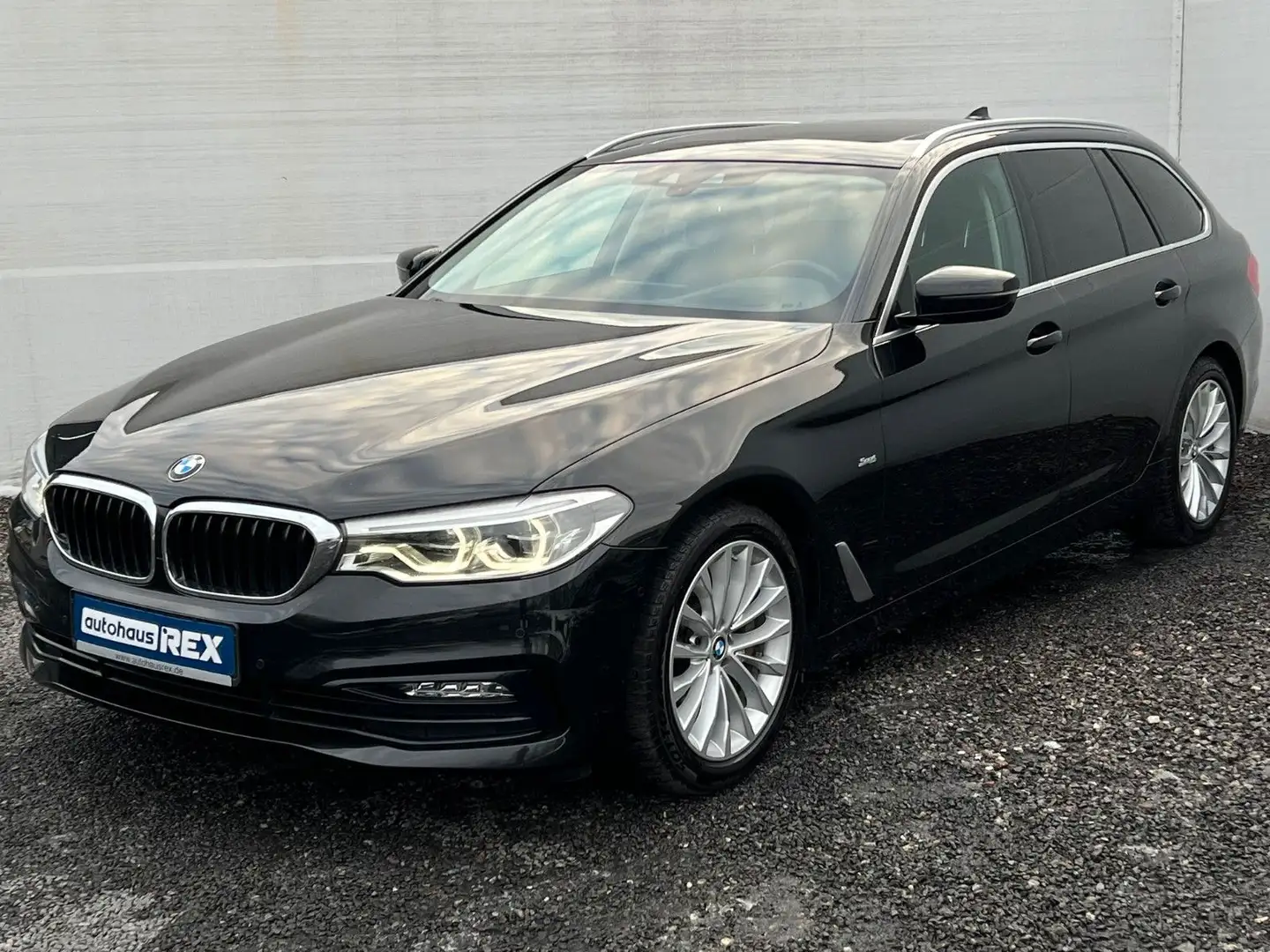 BMW 530 d Touring Sport Line PANORAMA LEDER KAMERA Schwarz - 1