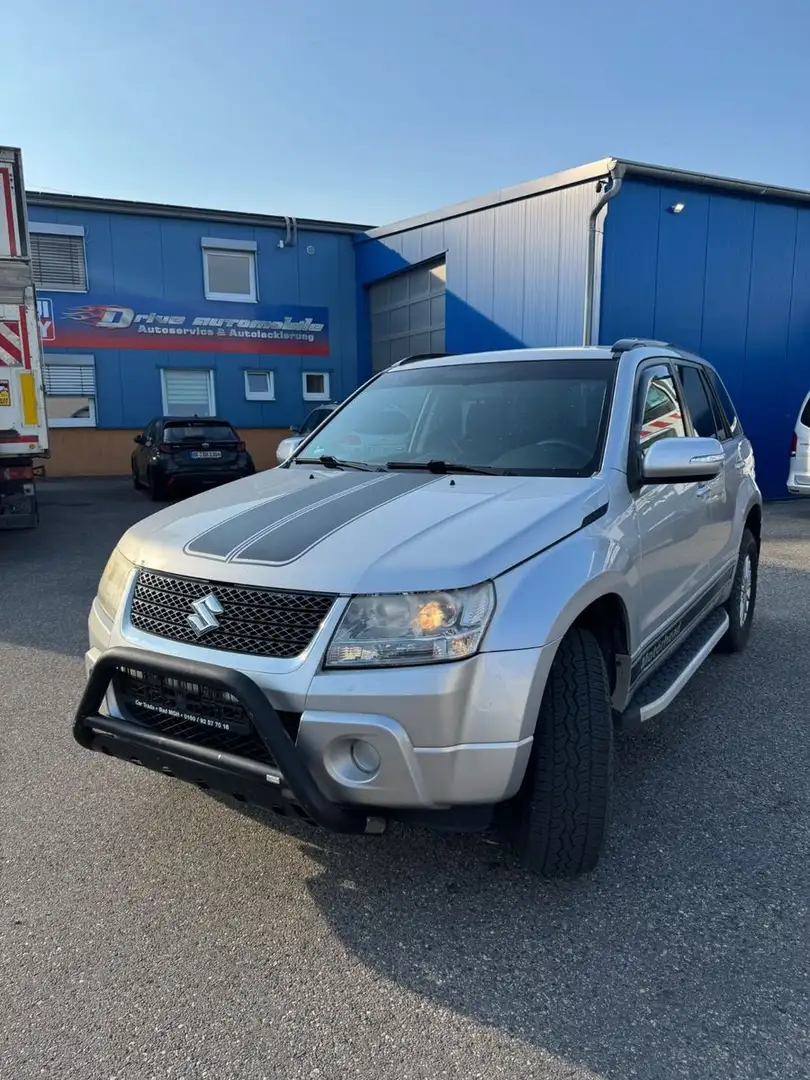 Suzuki Grand Vitara 2.4 VVT Lim.Comfort 4X4~AUTOMATIK Grau - 2
