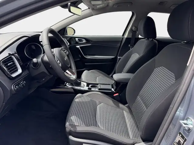 Kia Ceed view 8