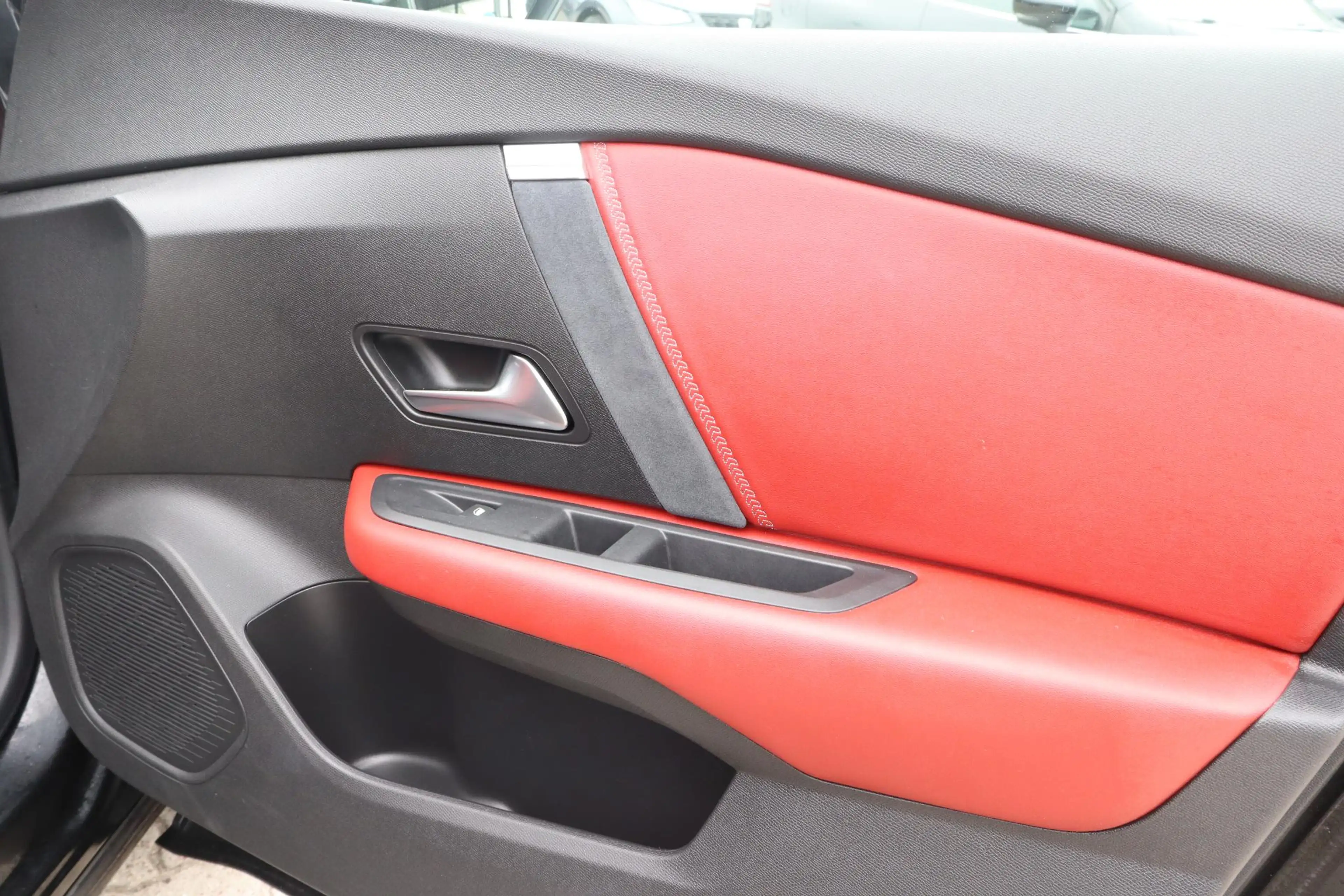Citroen E-C4 Electric Shine 50 kWh | SOH 91,4% | Elektrisch glazen panor — photo 30