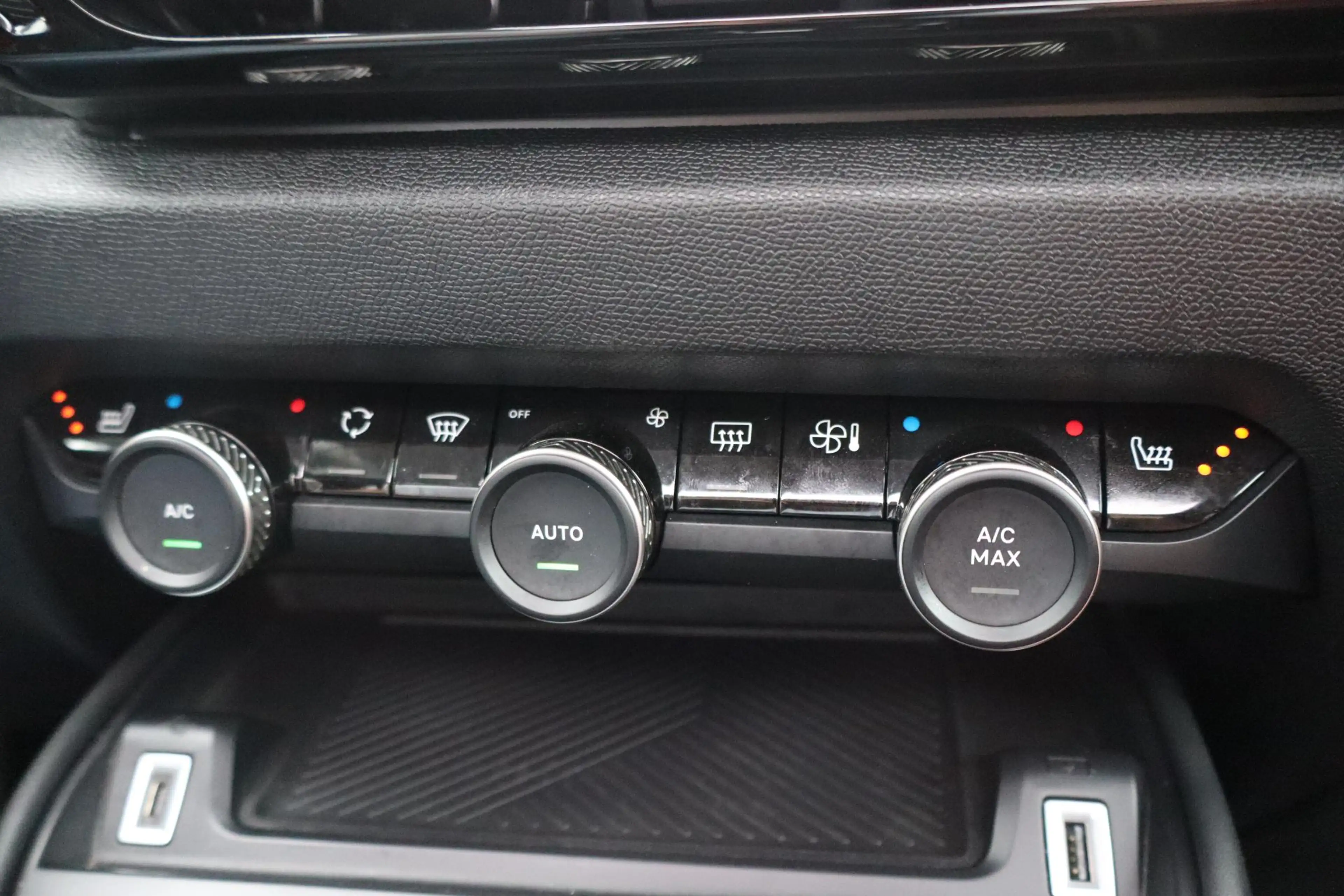 Citroen E-C4 Electric Shine 50 kWh | SOH 91,4% | Elektrisch glazen panor — photo 10