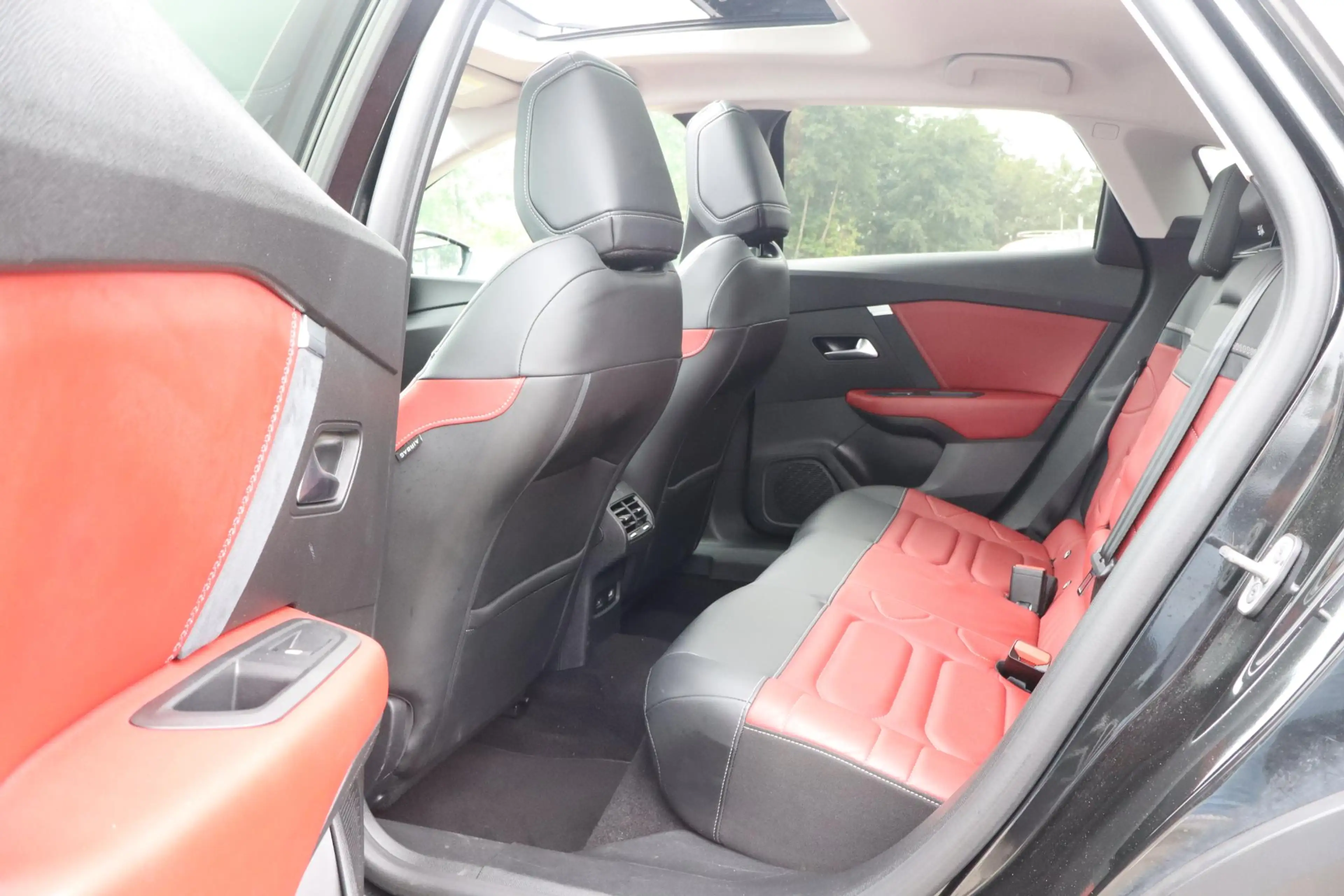 Citroen E-C4 Electric Shine 50 kWh | SOH 91,4% | Elektrisch glazen panor — photo 29