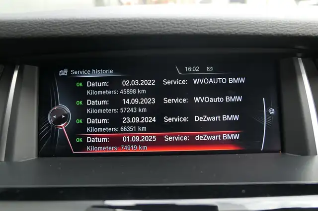 BMW X4 view 11