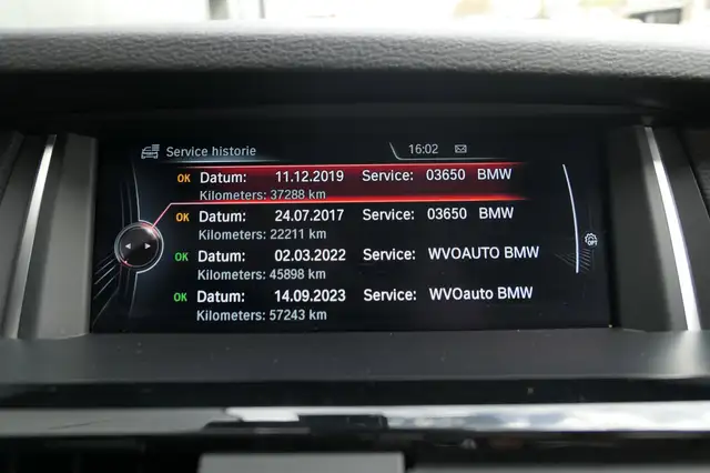 BMW X4 view 10