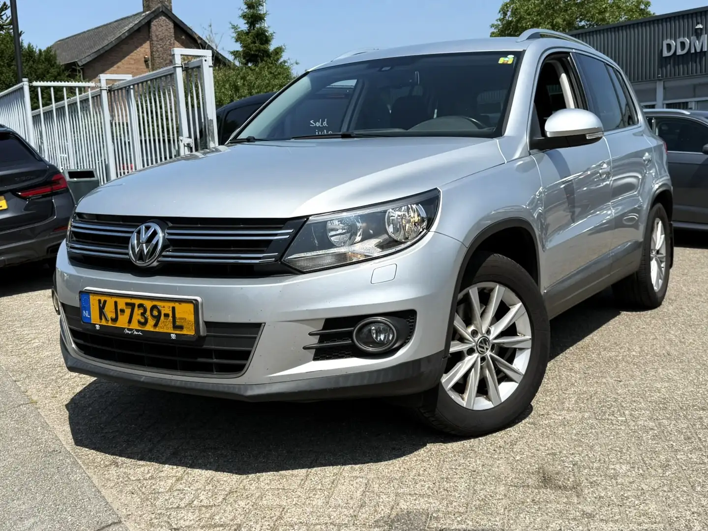 Volkswagen Tiguan 1.4 TSI SPORT & STYLE CLIMATE/ST.VERWARM/PDC/LMV Grijs - 1