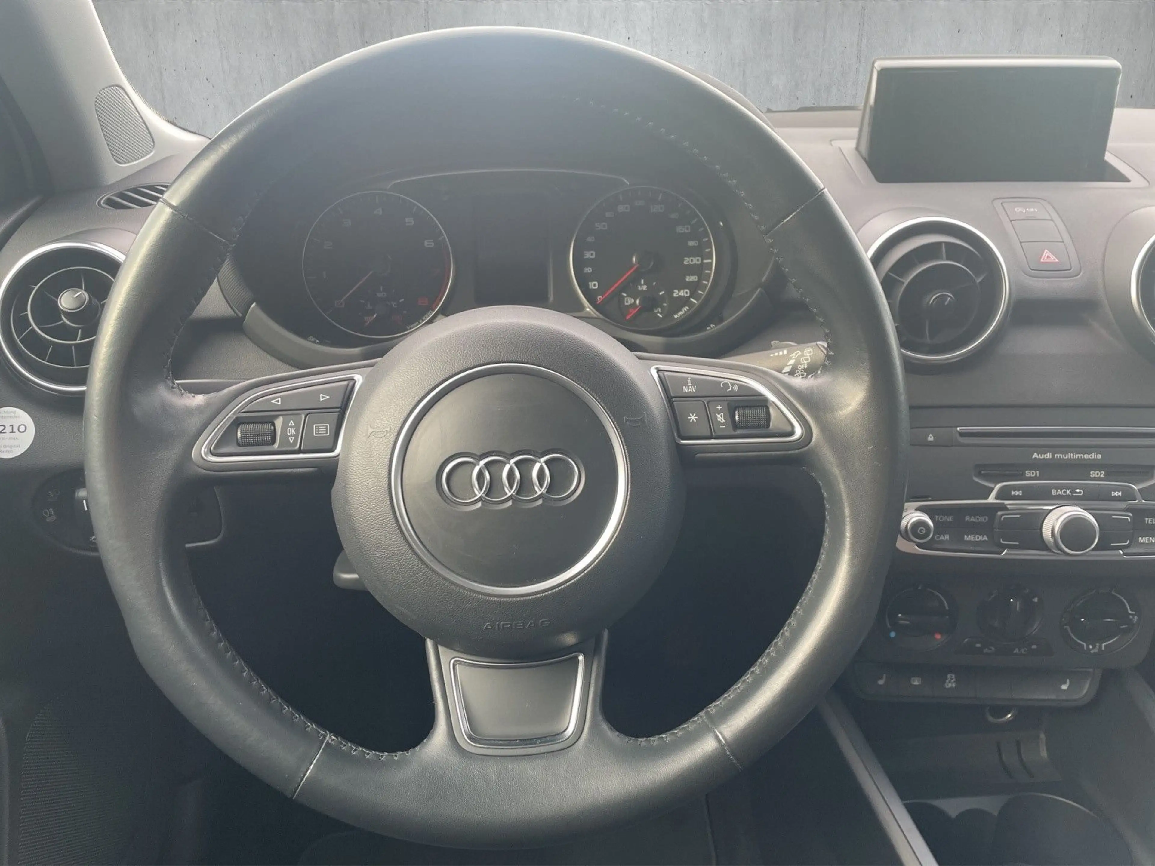 Audi A1 Sportback TFSI*S-Line*MMI*NAVI*SHZ*PDC*Xenon — photo 14