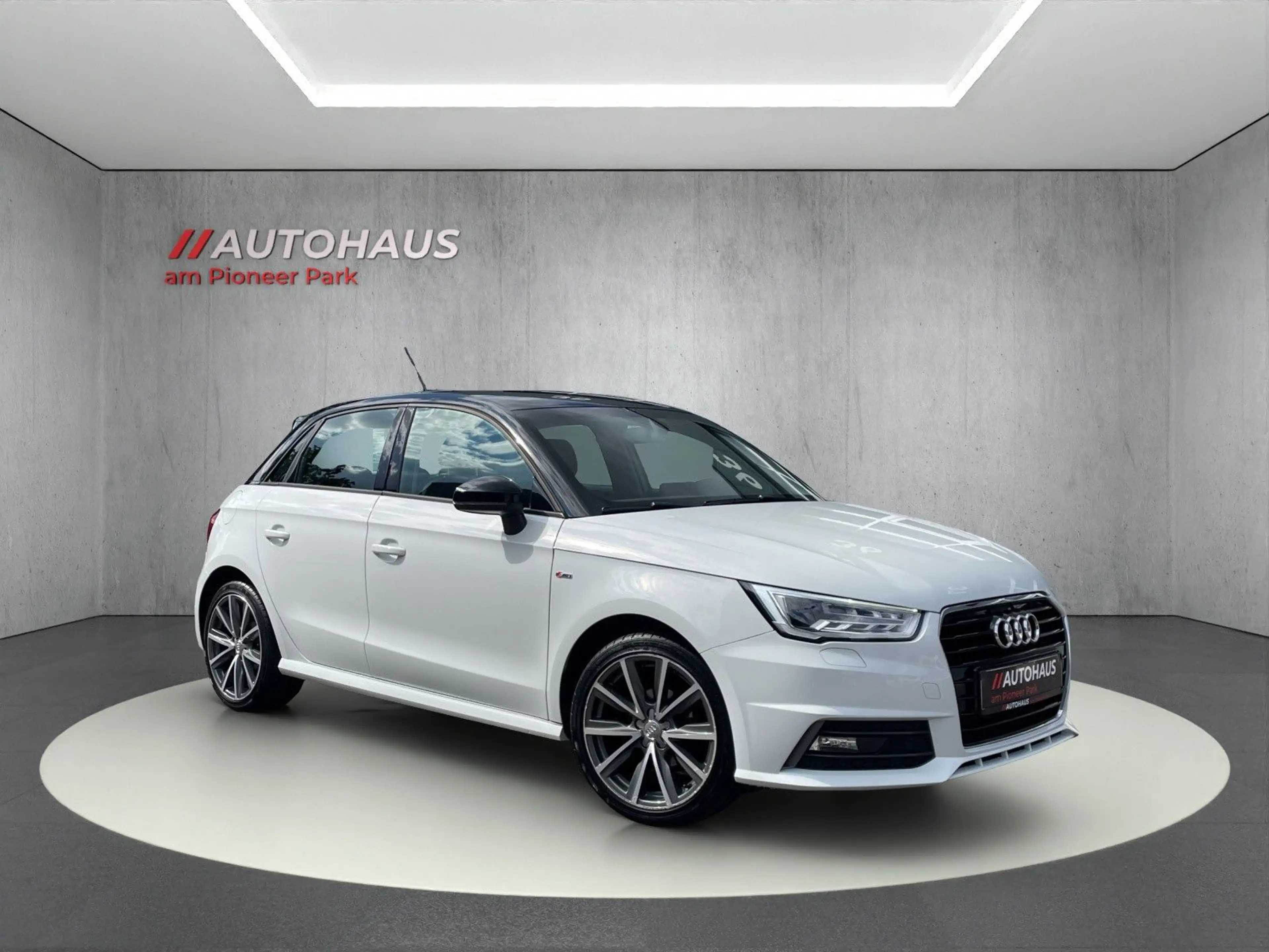 Audi A1 Sportback TFSI*S-Line*MMI*NAVI*SHZ*PDC*Xenon — photo 7