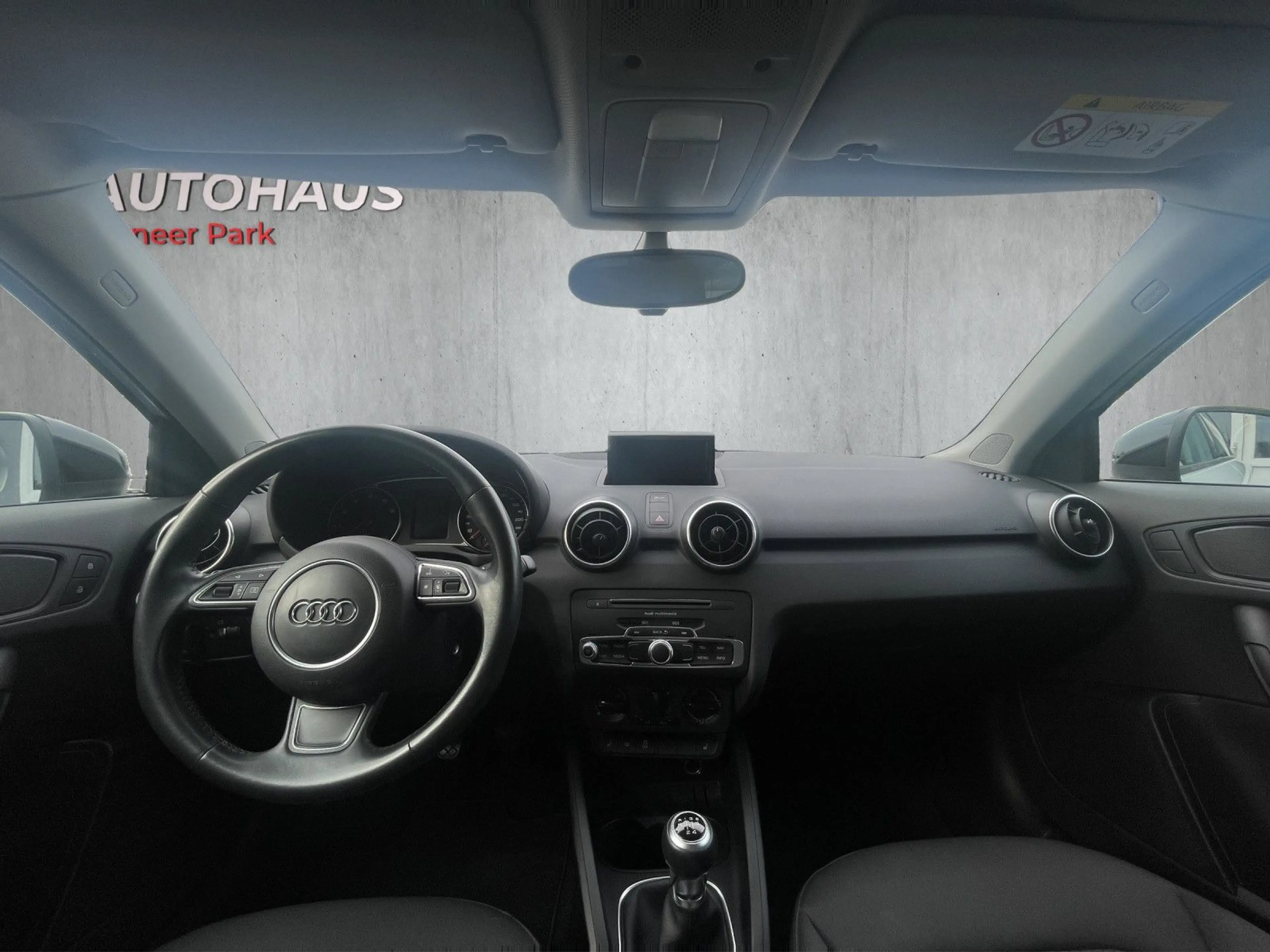 Audi A1 Sportback TFSI*S-Line*MMI*NAVI*SHZ*PDC*Xenon — photo 12