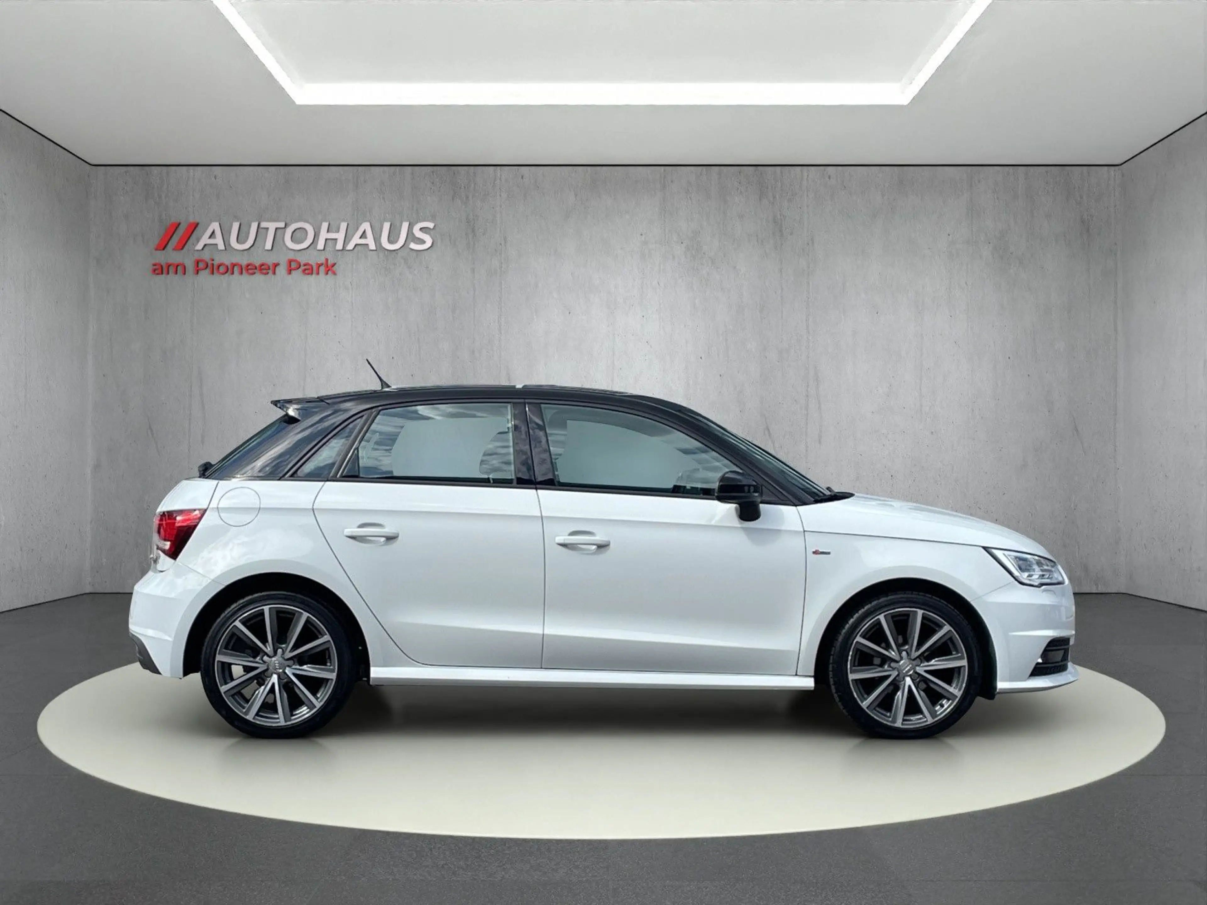 Audi A1 Sportback TFSI*S-Line*MMI*NAVI*SHZ*PDC*Xenon — photo 6