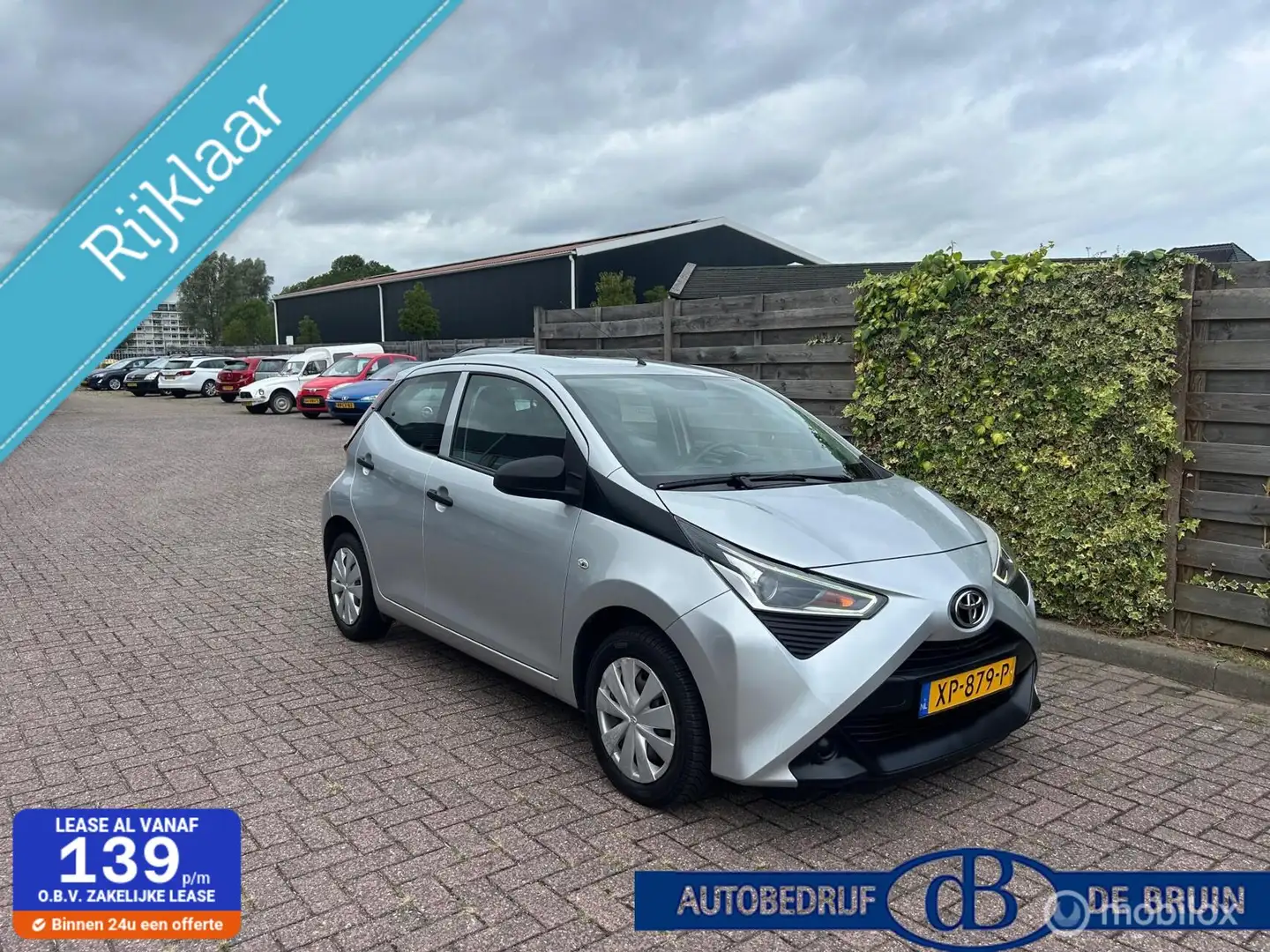 Toyota Aygo 1.0 VVT-i x-fun Grijs - 1