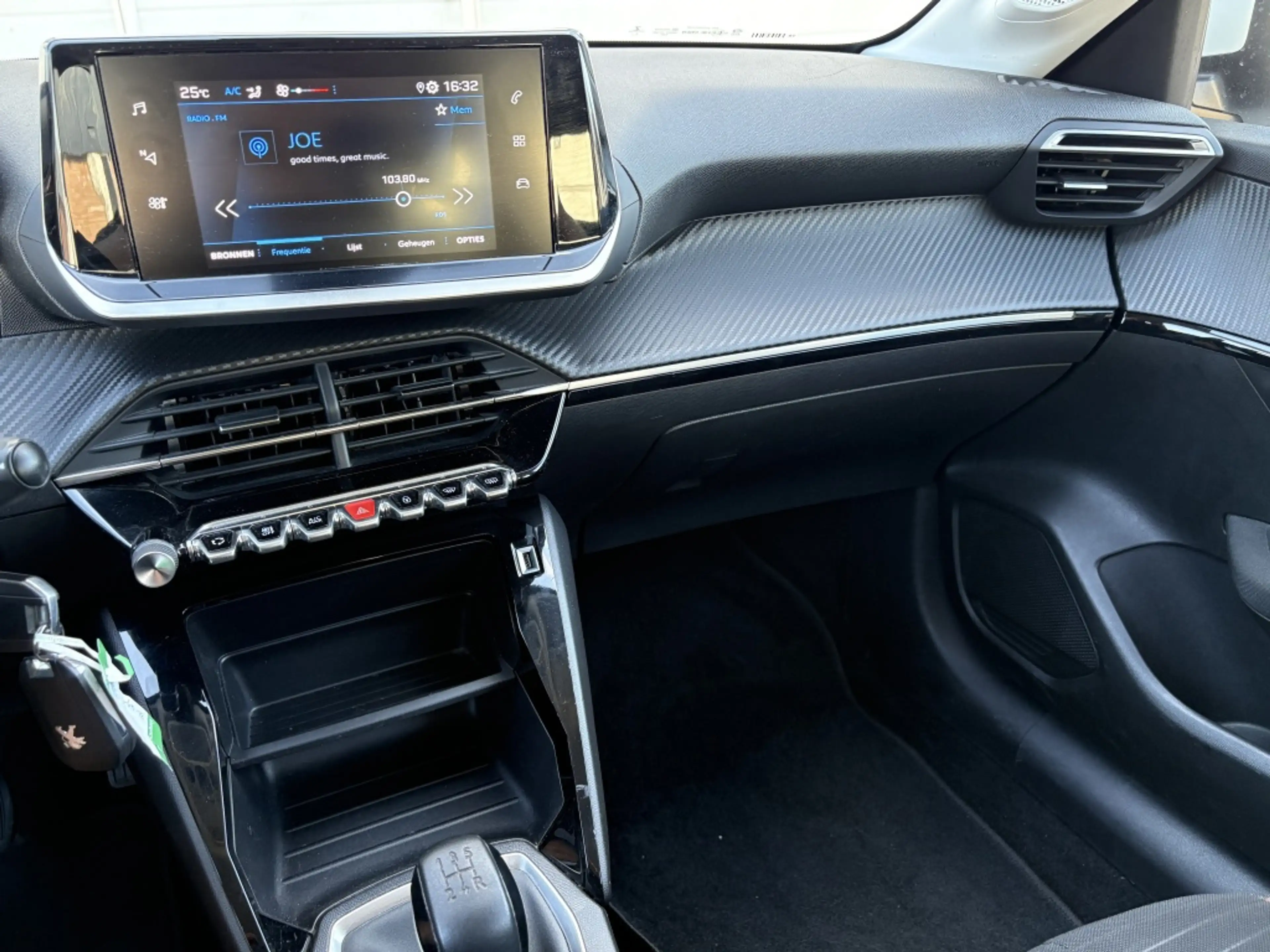 Peugeot 208 1.2 PT BL Active Navi | Airco | Camera | Apple car — photo 17
