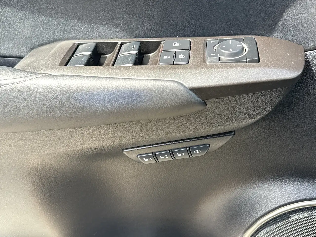Lexus NX photo Lexus NX