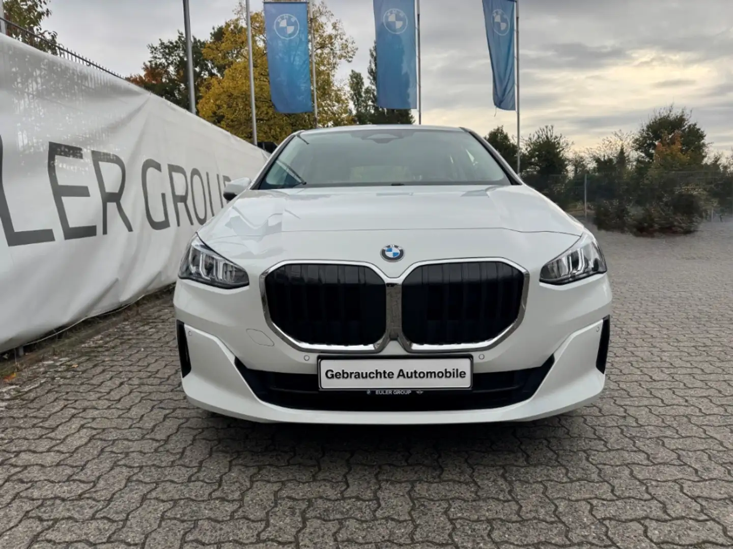 BMW 218 Active Tourer i Navi AppleCarplay LED El. Heckklap Weiß - 2