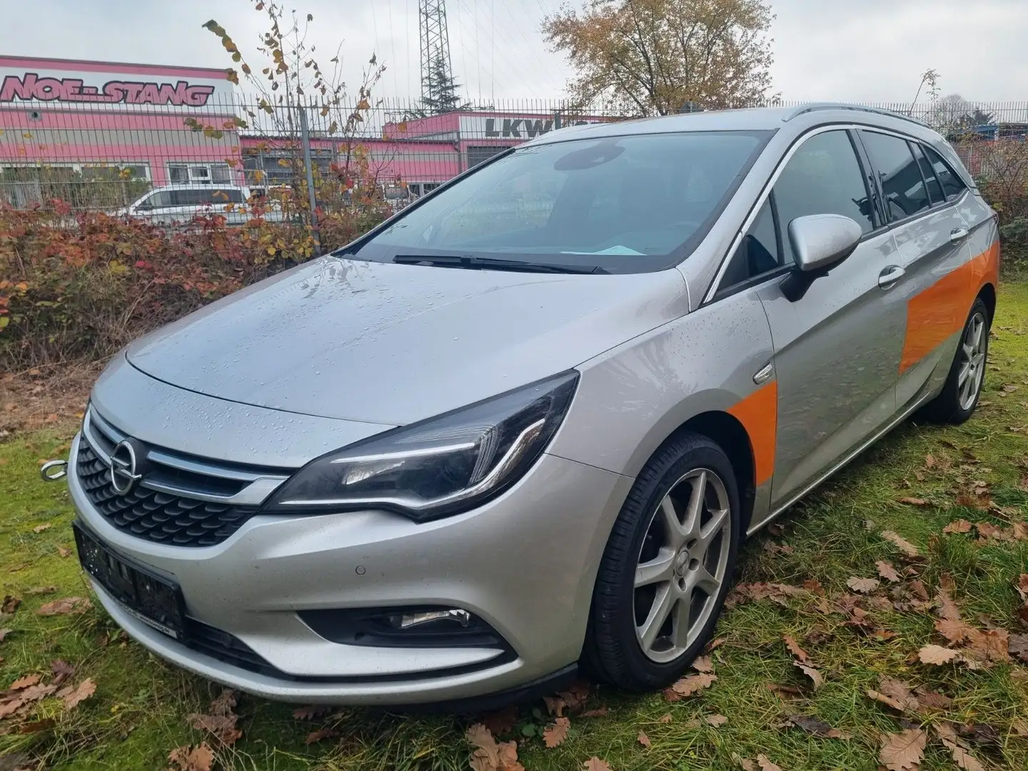 Opel Astra K Sports/ Automatik/ Tourer Innovation Silber - 1