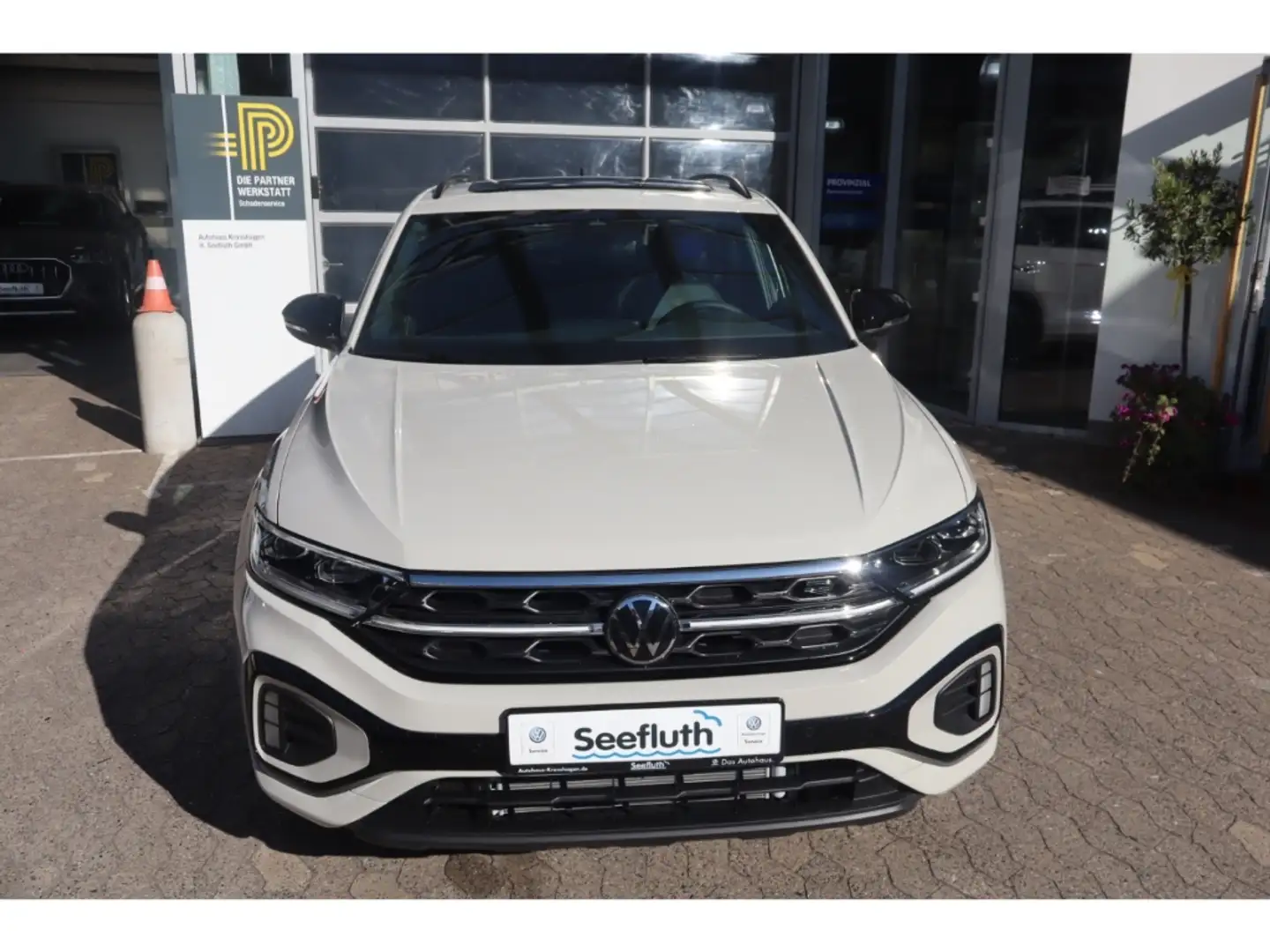 Volkswagen T-Roc 1.5 TSI DSG R-Line AHK Panodach RFK App-Connect Grau - 2