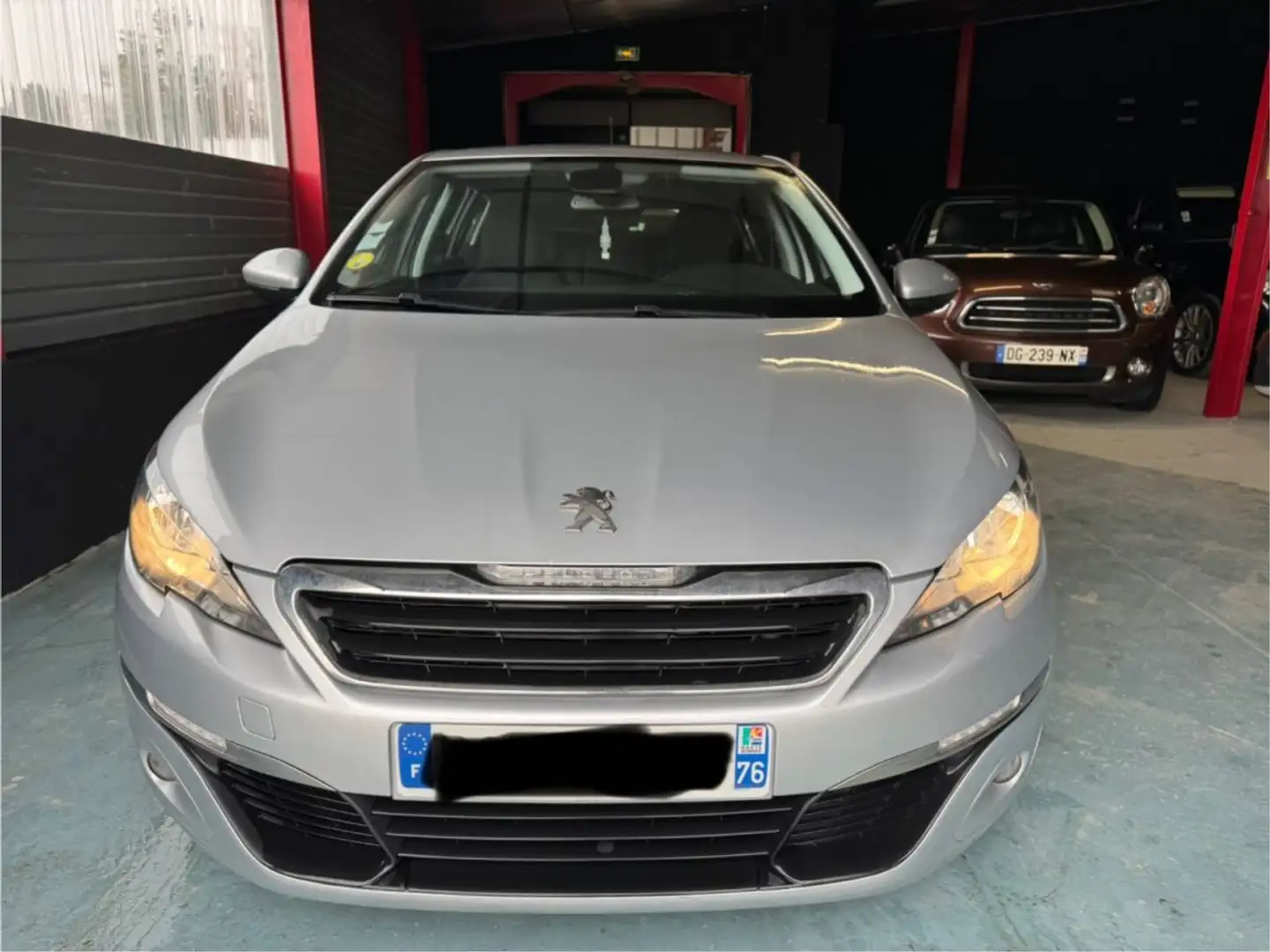 Peugeot 308 1,6 HDI 92 cv Grau - 1
