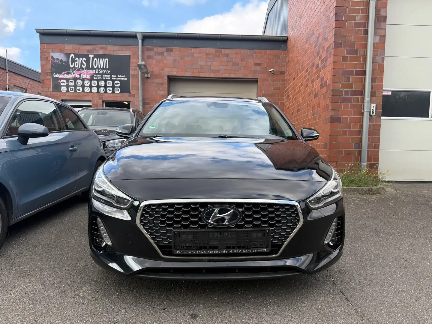 Hyundai i30 Premium 1,4 T-GDI, Panorama, Carplay 1. Hand Schwarz - 2