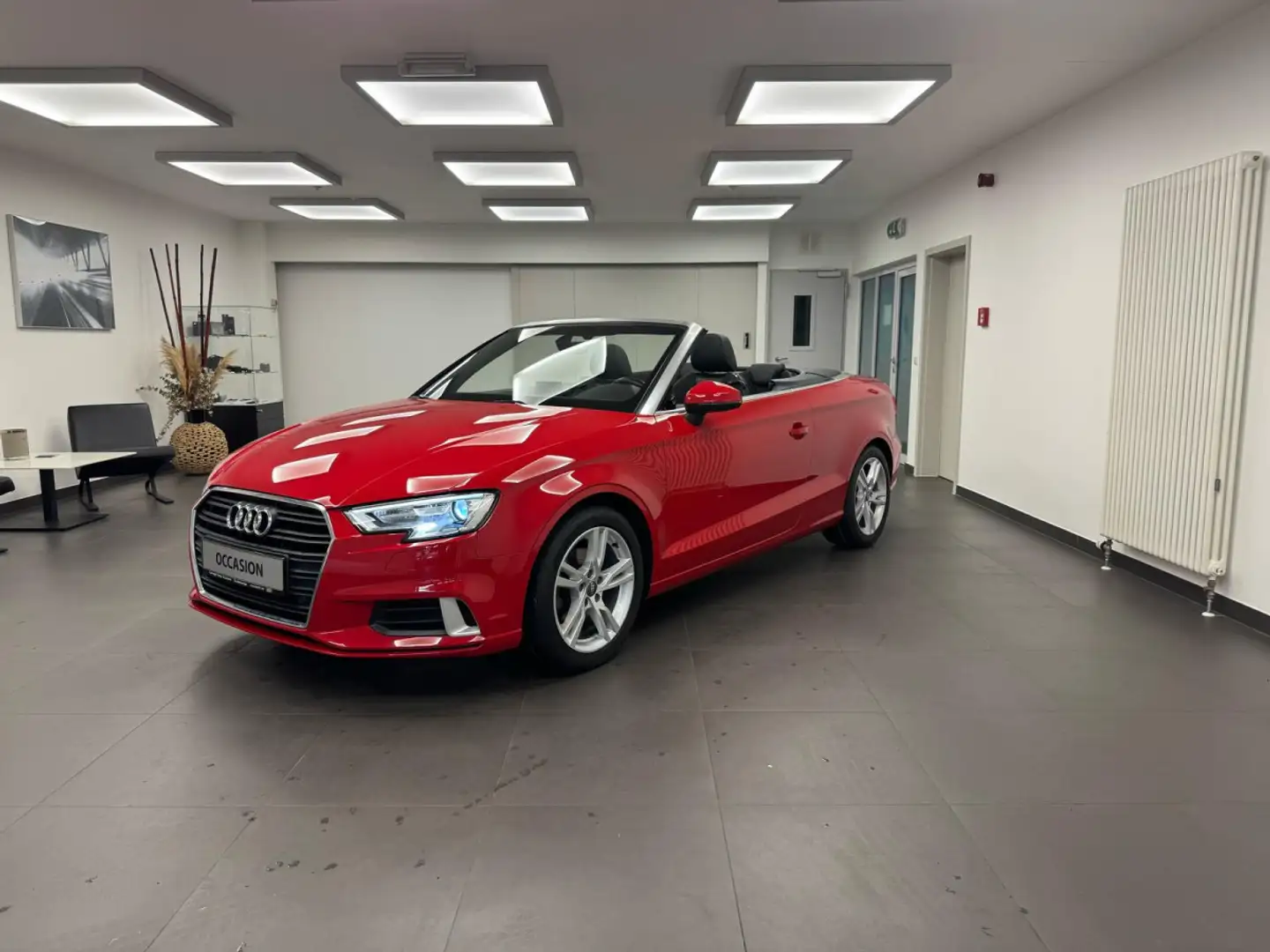 Audi A3 Cabriolet 1.5 TFSI 150 CV boite manuelle Rouge - 2