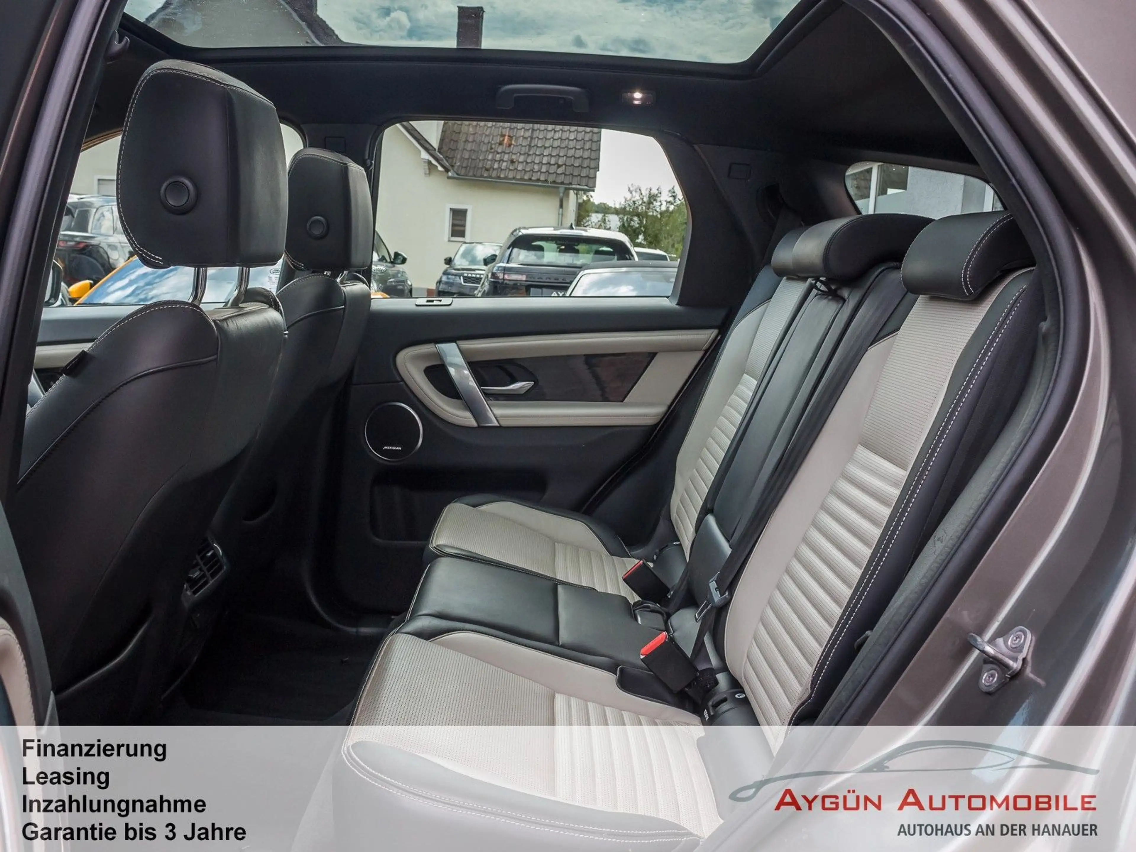 Land Rover Discovery Sport P300e R-Dynamic HSE*Pano*AHK* — photo 13
