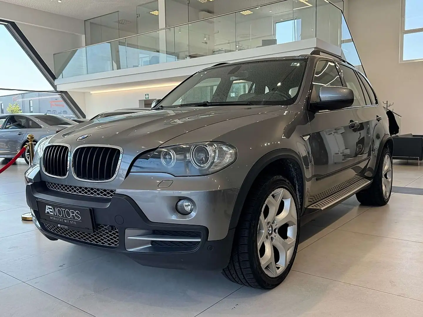 BMW X5 3,0d Österreich-Paket Aut. // 1.HAND // KREDIT-... Grau - 1