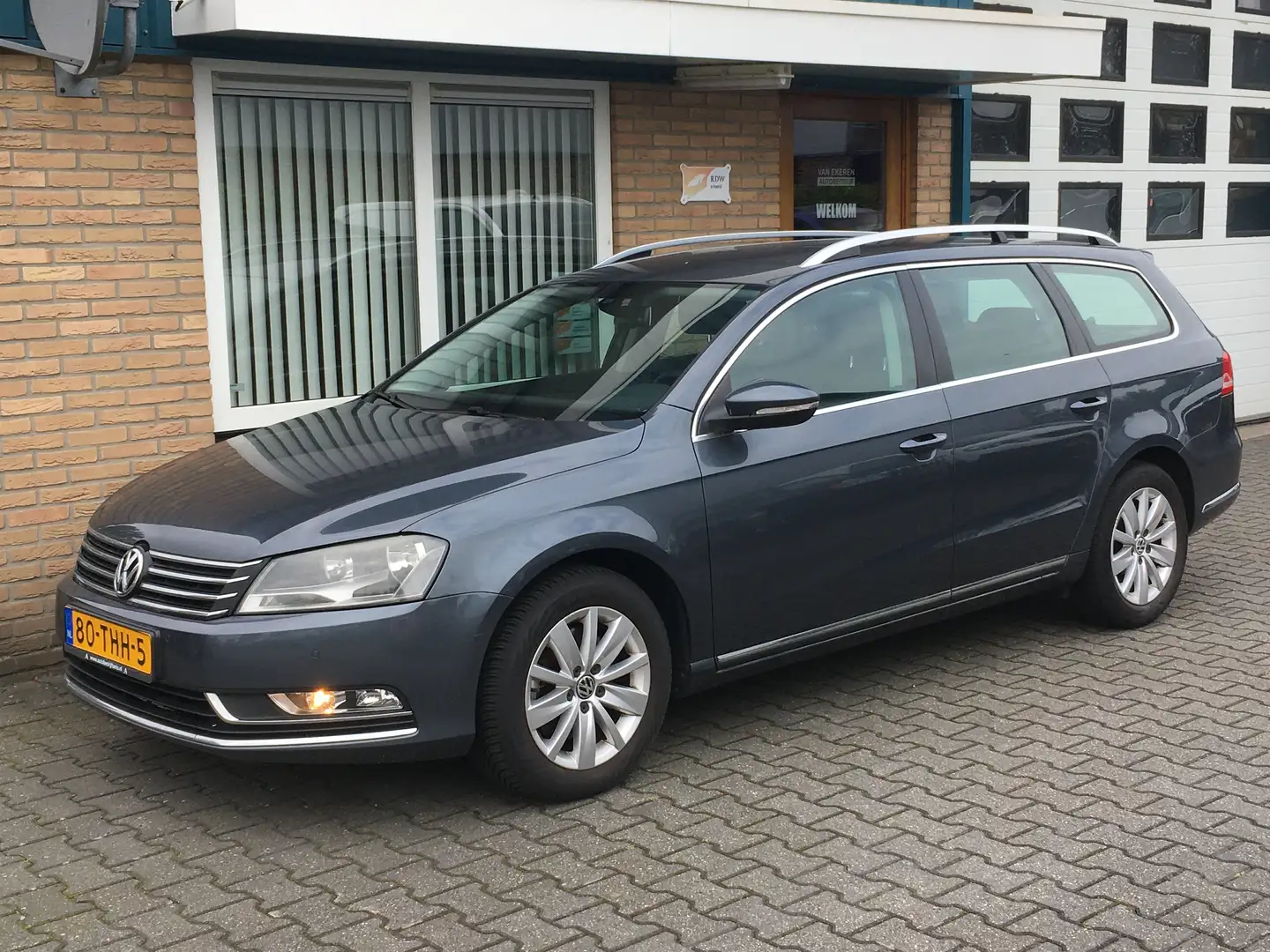 Volkswagen Passat Variant 1.6 TDI Comfortline  BlueMotion Grijs - 1