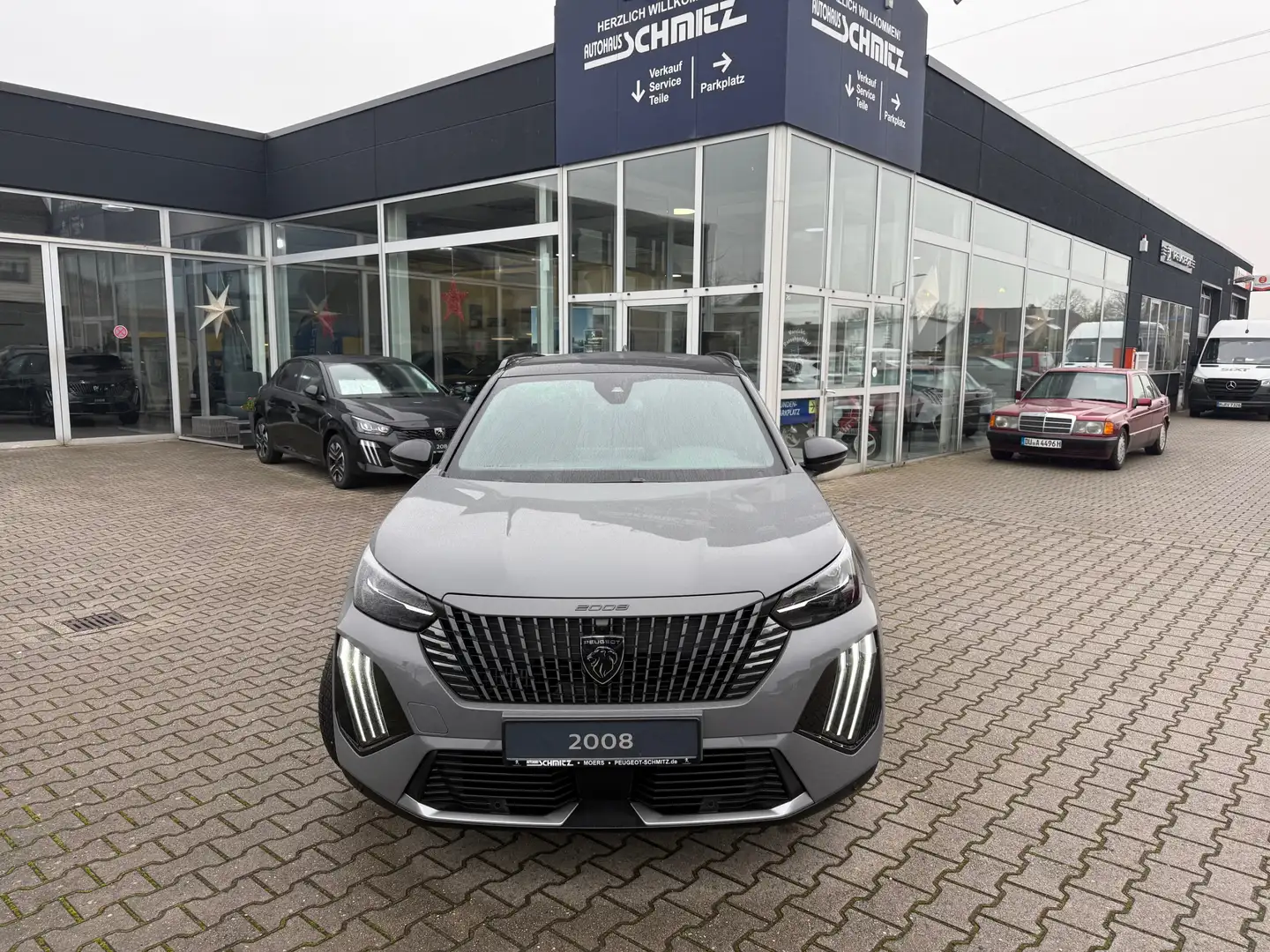 Peugeot 2008 Hybrid 145 GT Schiebedach, 360° Kamera, Navigatio Gris - 2