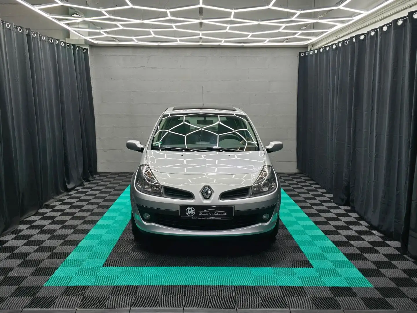 Renault Clio III Edition Dynamique PANO/KAYLES/KLIMA Silber - 1