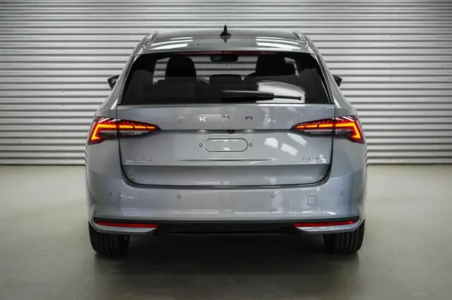 Skoda Octavia view 4