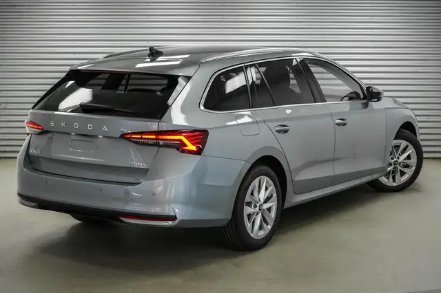 Skoda Octavia view 3