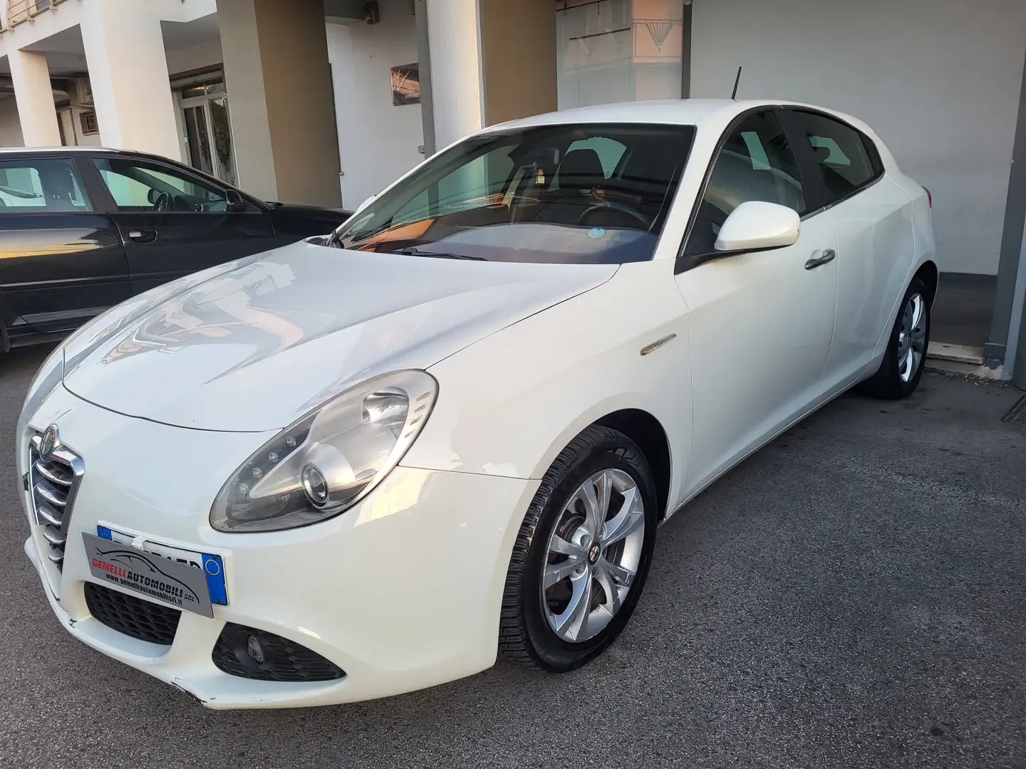 Alfa Romeo Giulietta Giulietta 1.6 jtdm(2) Distinctive Blanc - 1