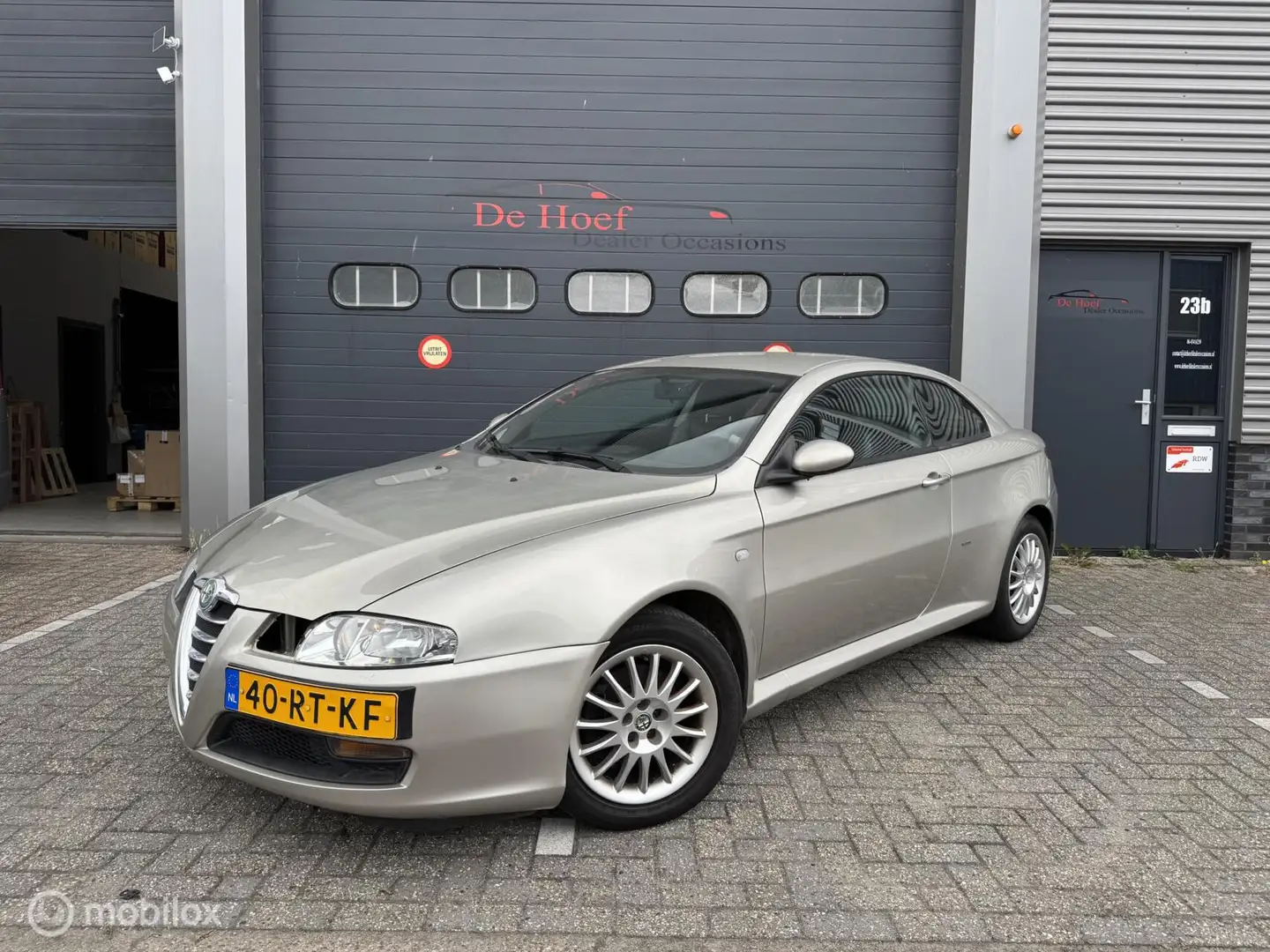 Alfa Romeo GT 1.8 T.Spark Bertone✓Bose ✓CLimate ✓Leder ✓APK Grijs - 1