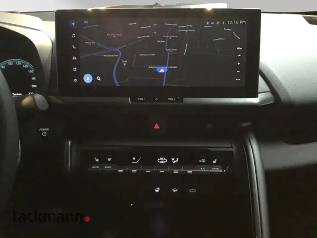 Toyota C-HR view 11