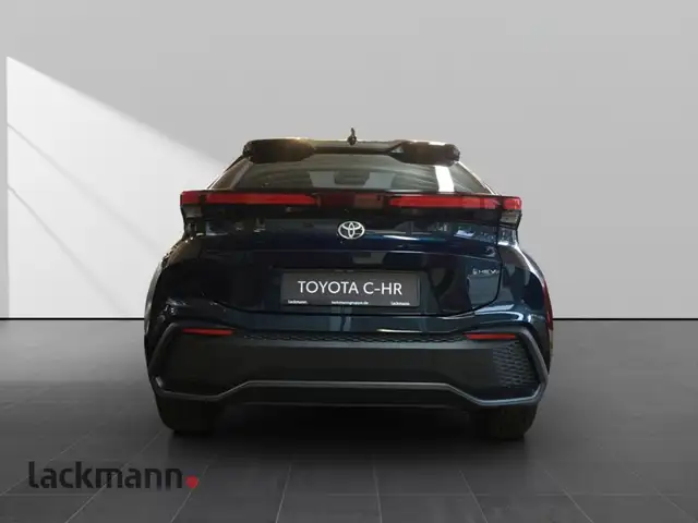 Toyota C-HR view 5