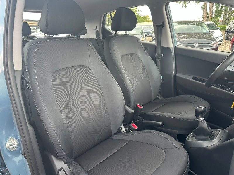Hyundai i10 1.0 Passion Sitz & Lenkradheizung — photo 9