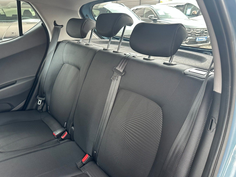 Hyundai i10 1.0 Passion Sitz & Lenkradheizung — photo 14