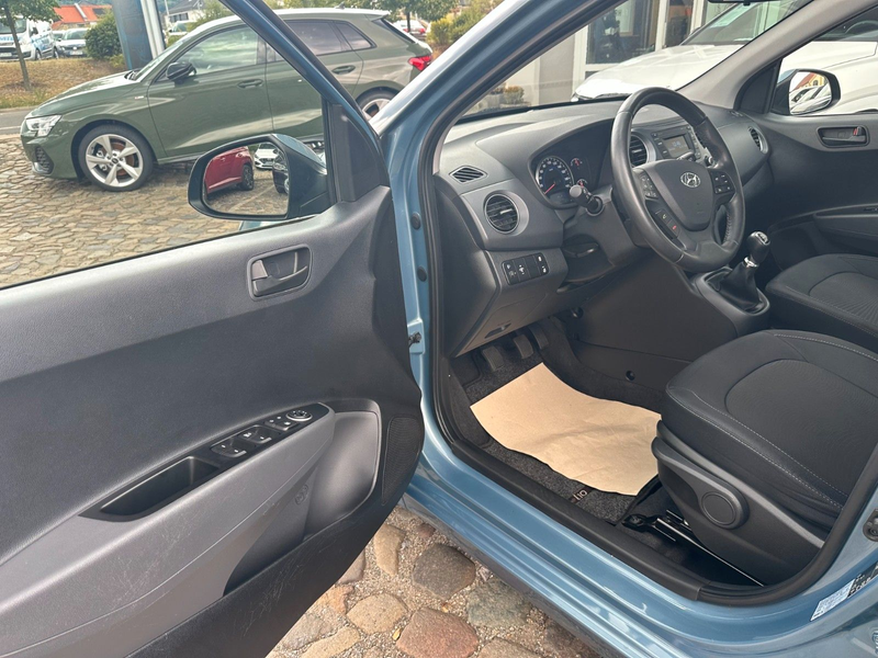 Hyundai i10 1.0 Passion Sitz & Lenkradheizung — photo 15