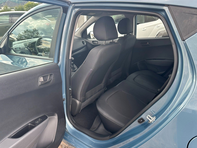 Hyundai i10 1.0 Passion Sitz & Lenkradheizung — photo 13