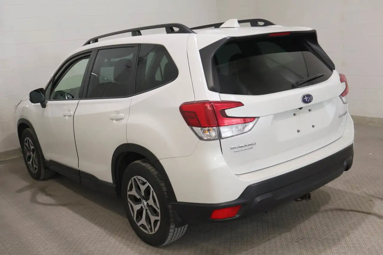 Subaru Forester снимка Subaru Forester