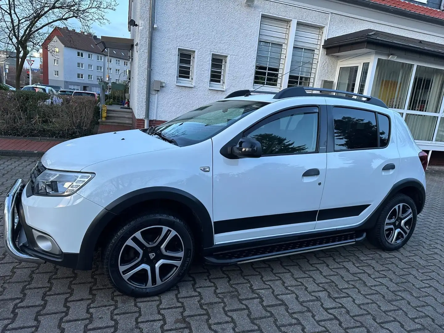 Dacia Sandero II Stepway Celebration Blanc - 2