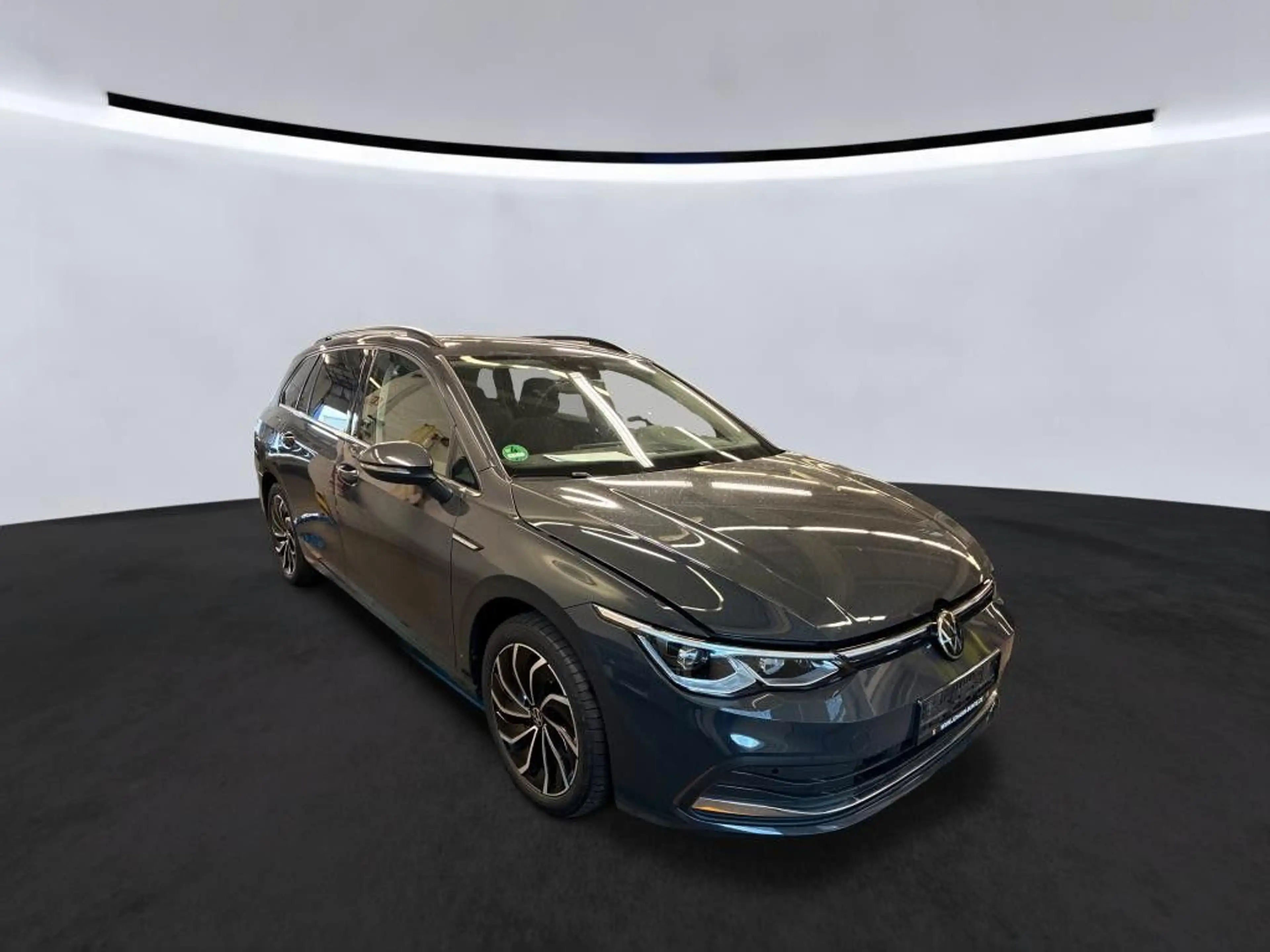 Volkswagen Golf VIII Variant Style 2.0TDI DSG Navi SHZ LED — photo 2