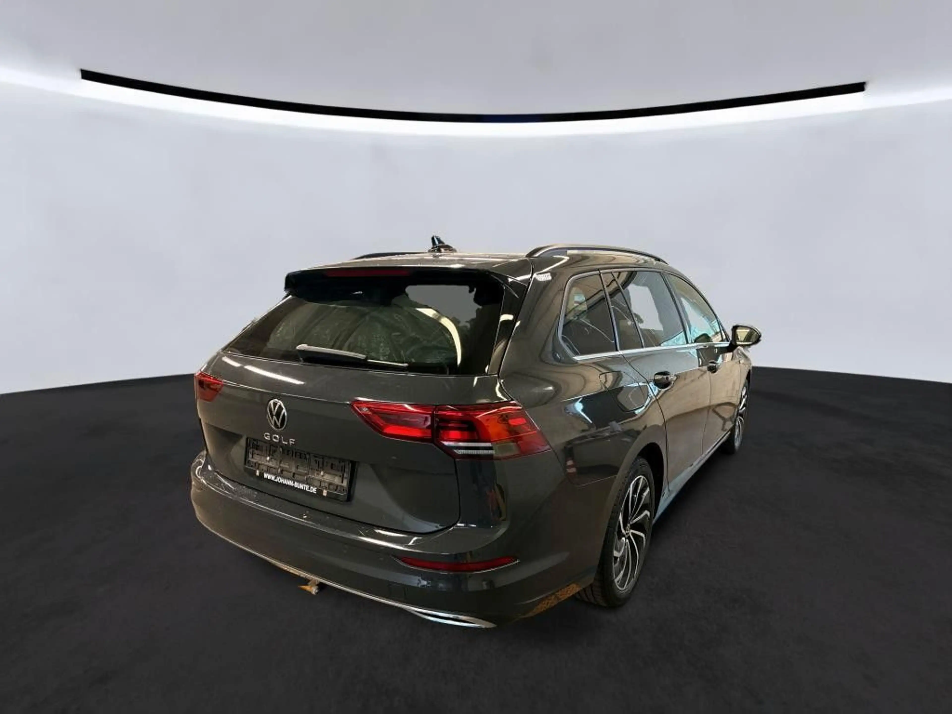 Volkswagen Golf VIII Variant Style 2.0TDI DSG Navi SHZ LED — photo 4