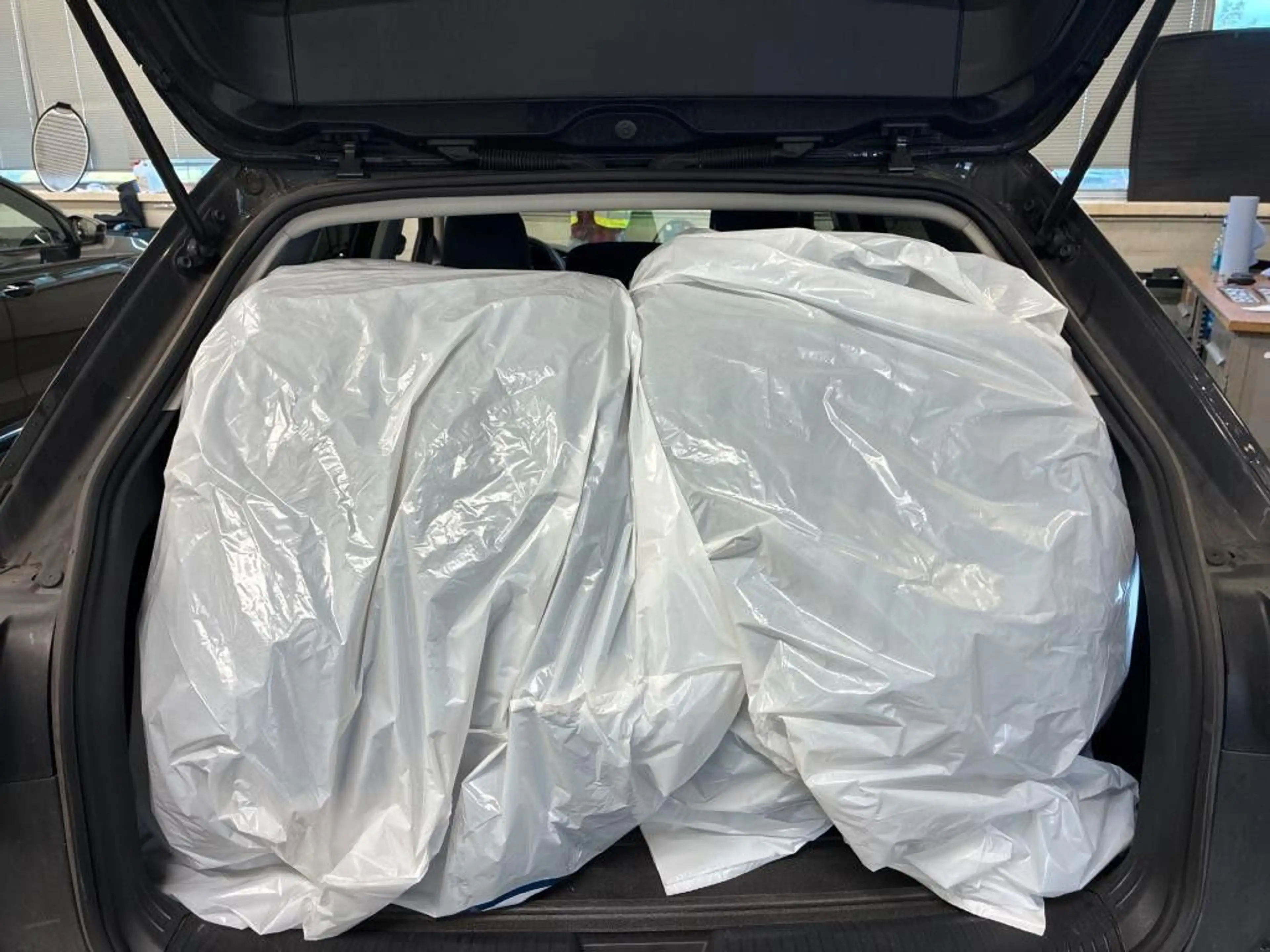 Volkswagen Golf VIII Variant Style 2.0TDI DSG Navi SHZ LED — photo 7
