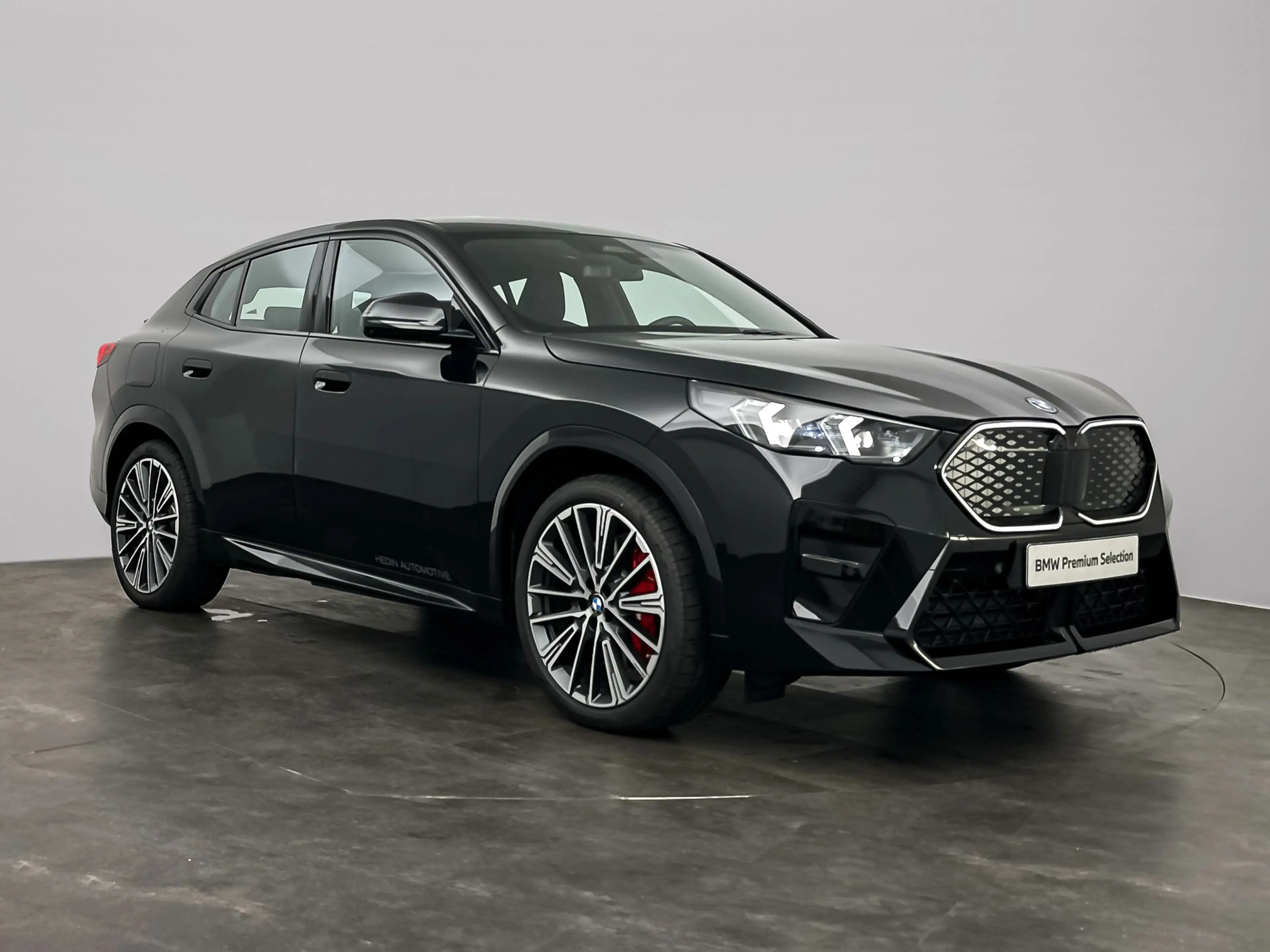 BMW iX2 xDrive30 67 kWh M Sport Edition | Drving Assistant — photo 3