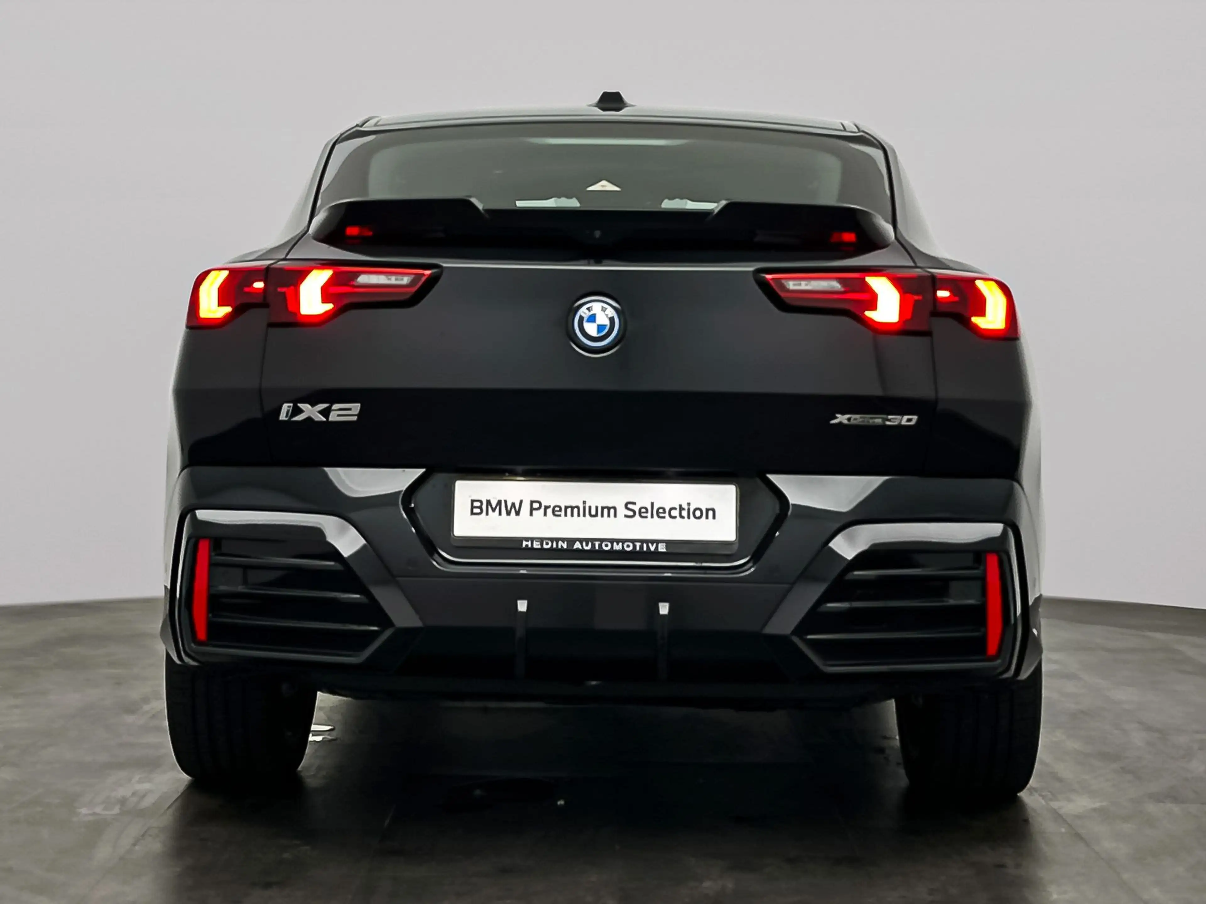 BMW iX2 xDrive30 67 kWh M Sport Edition | Drving Assistant — photo 4