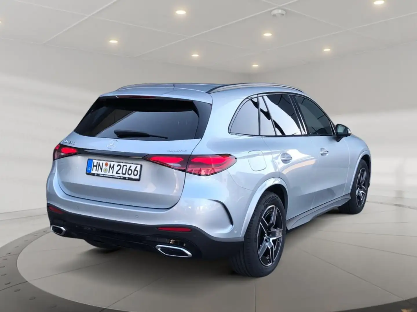 Mercedes-Benz GLC 200 4MATIC +AMGPremium+19Z+Night+AHK+360° Silber - 2