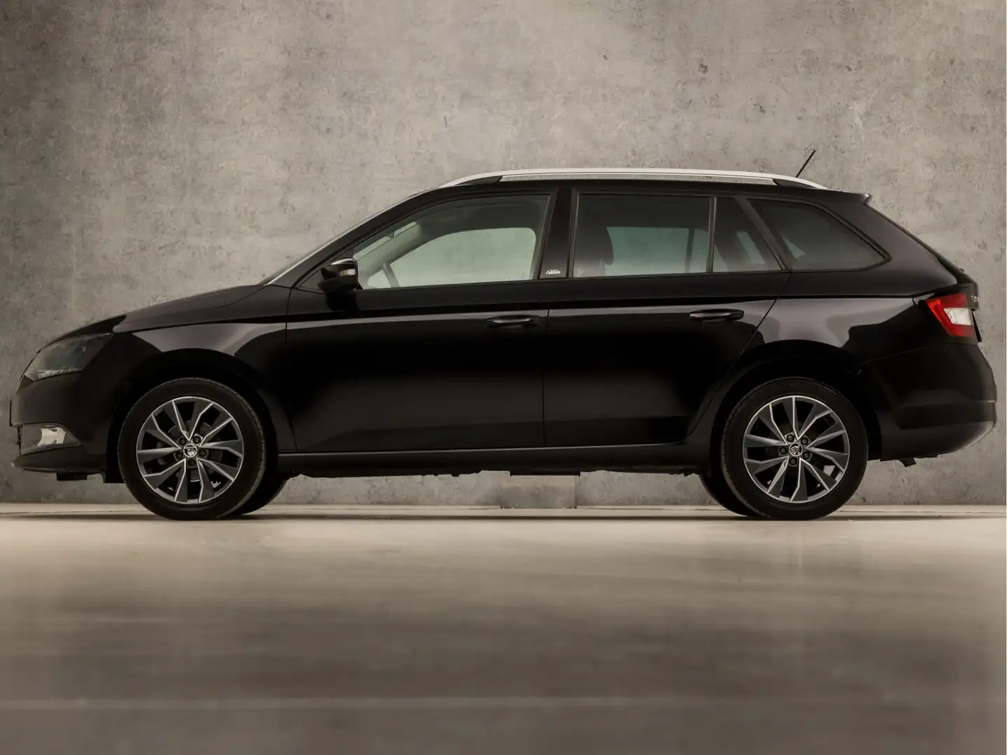 Skoda Fabia Combi 1.2 TSI Sport (APPLE CARPLAY, NAVIGATIE, STO Schwarz - 2
