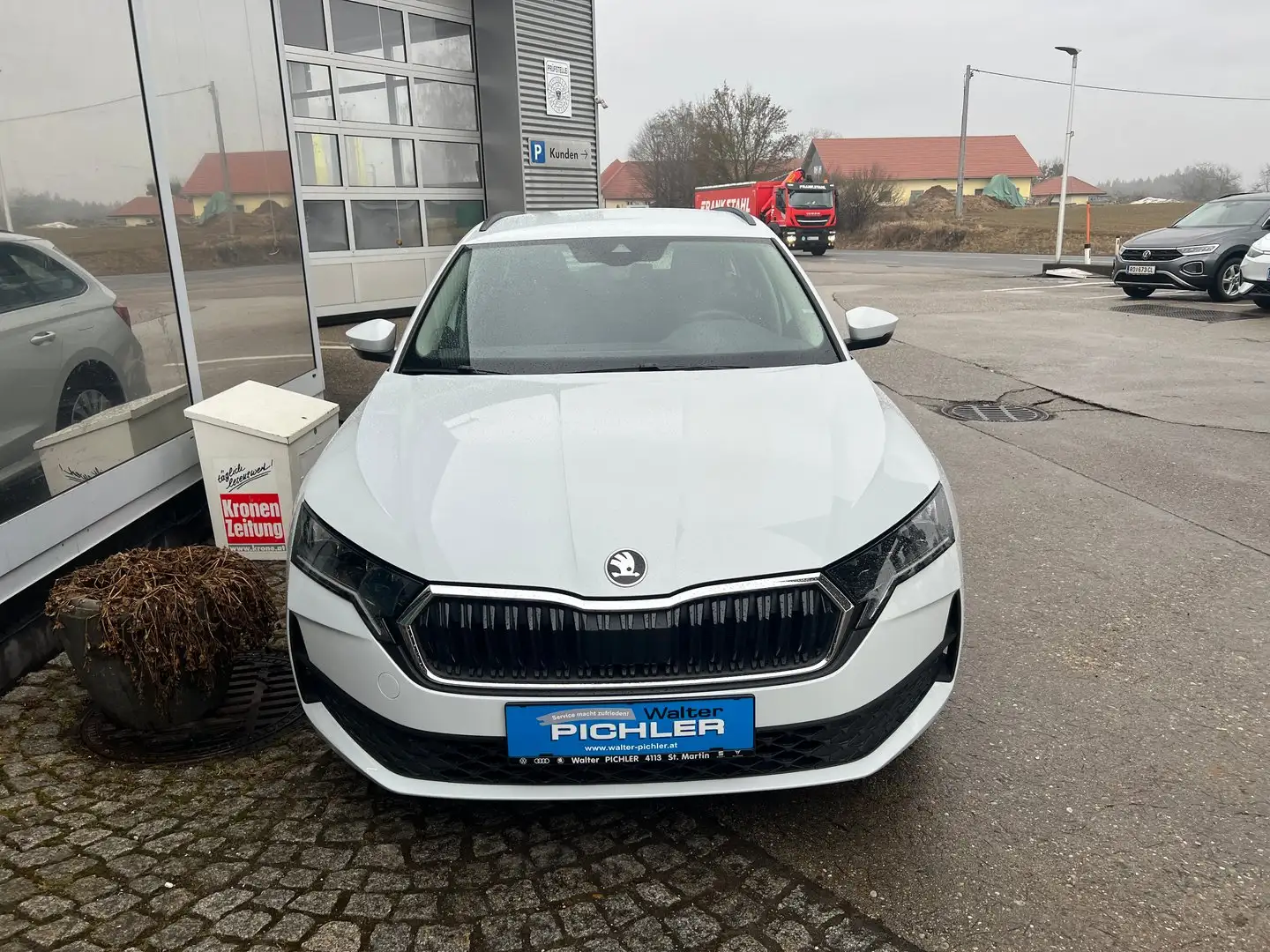 Skoda Octavia Essence TDI Weiß - 2