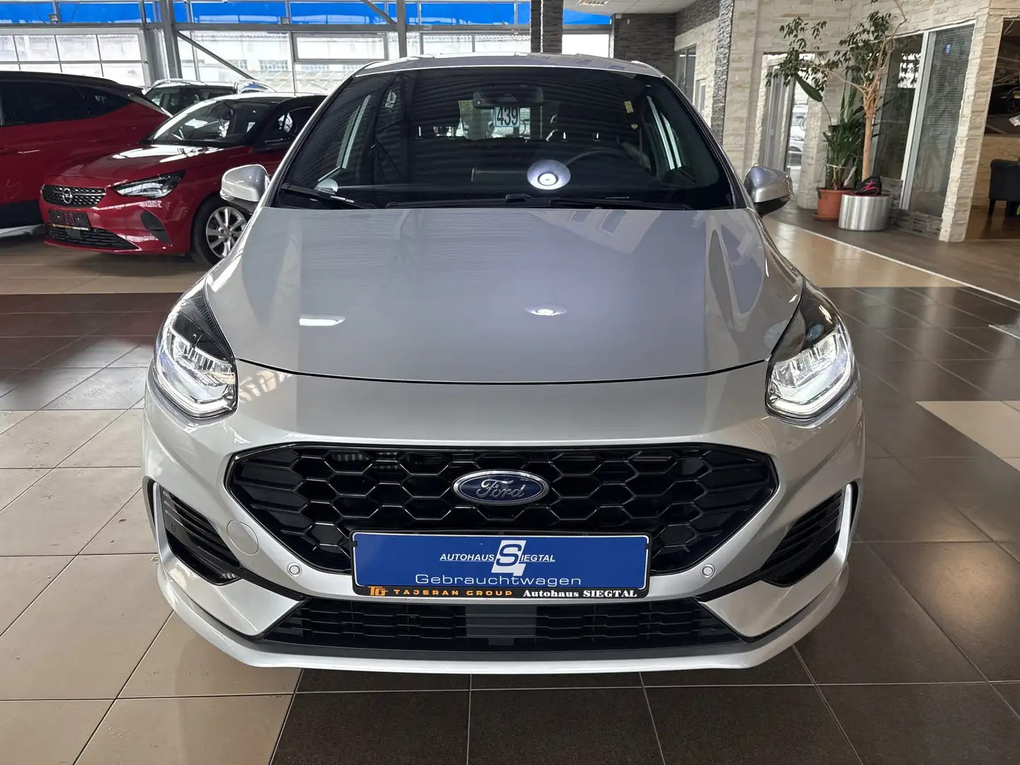 Ford Fiesta ST-Line LED DAB R.Cam PDC SHZ Klimaauto. Silber - 2
