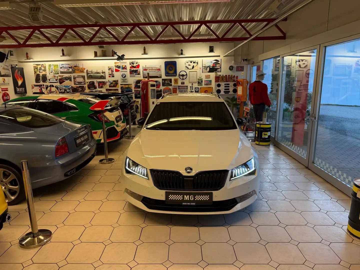 Skoda Superb Sportline 4x4 Weiß - 2